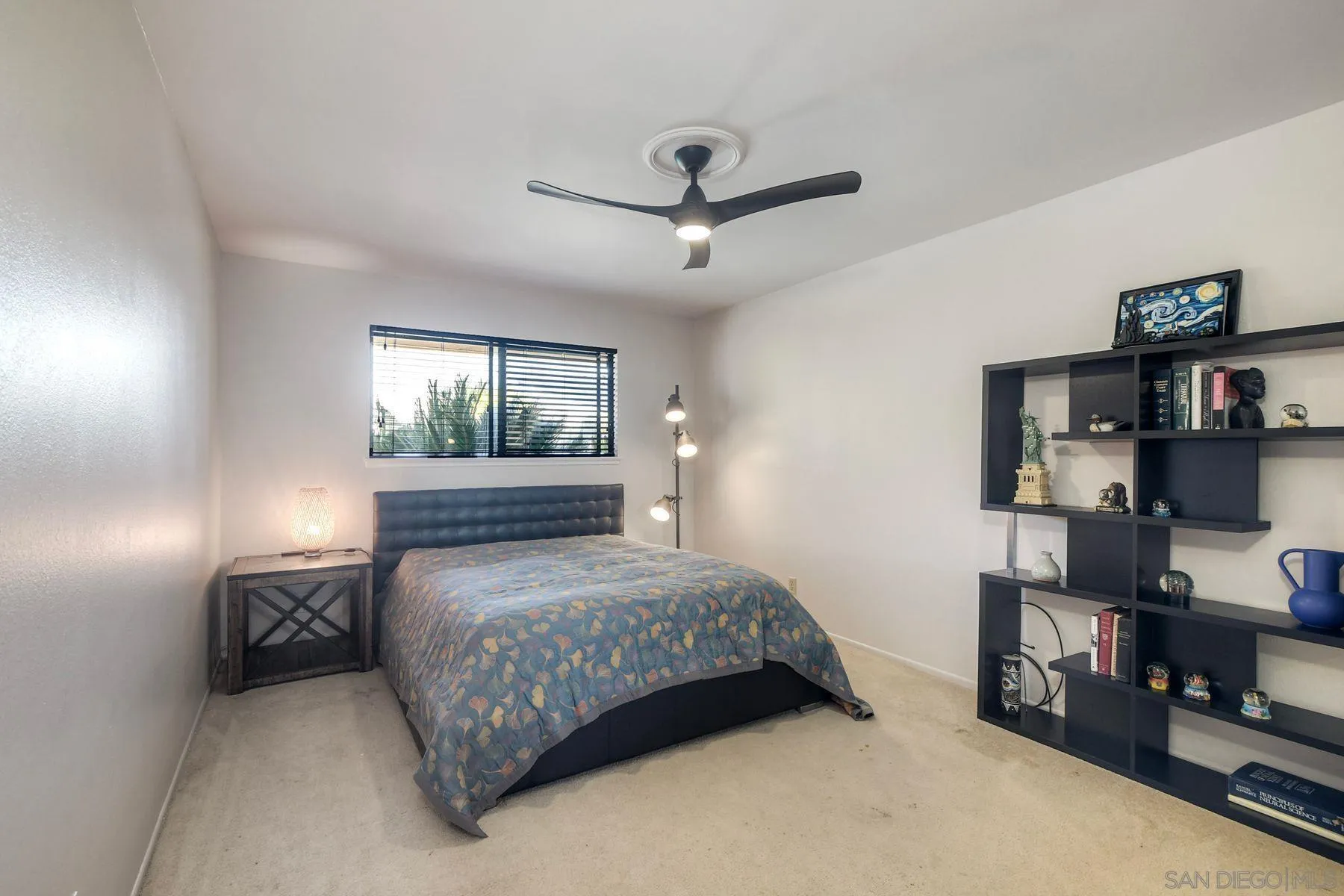 https://cdn.realtyfeed.com/cdn/127/260015925/33ccf9c13ee171904aaf4774156a28f7.webp