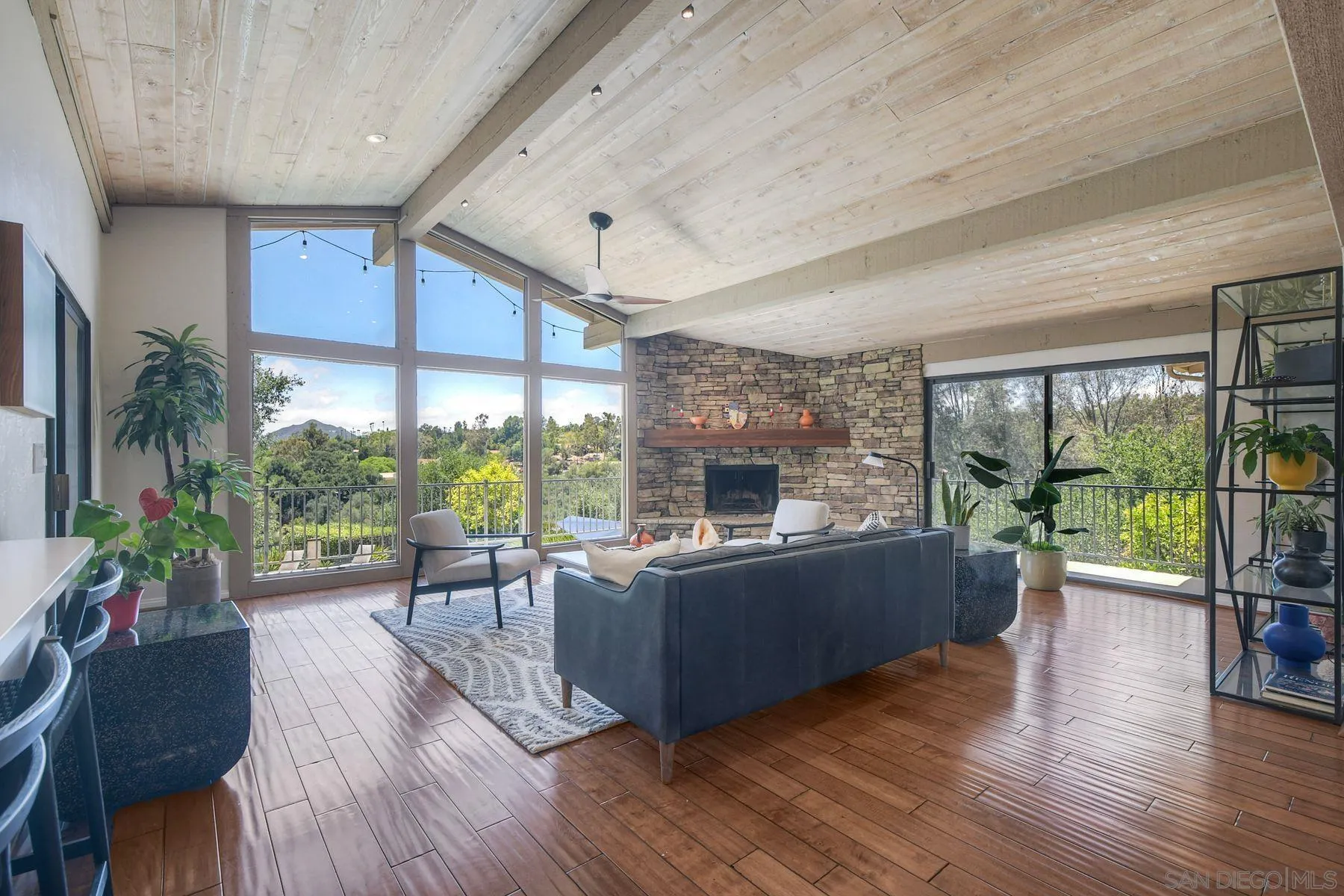 https://cdn.realtyfeed.com/cdn/127/260015925/5f9d8d98405d9641bf2a1d8a3abac5dc.webp