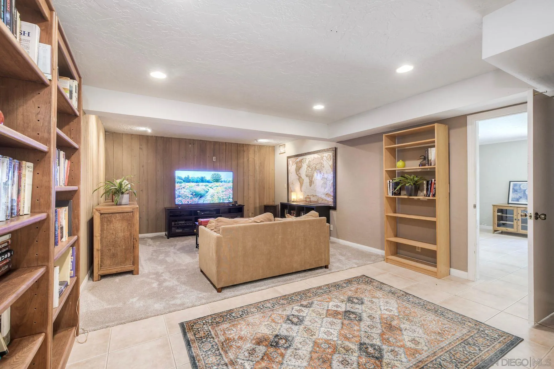https://cdn.realtyfeed.com/cdn/127/260015925/9bb966e96312e0b0340df363406ca84f.webp