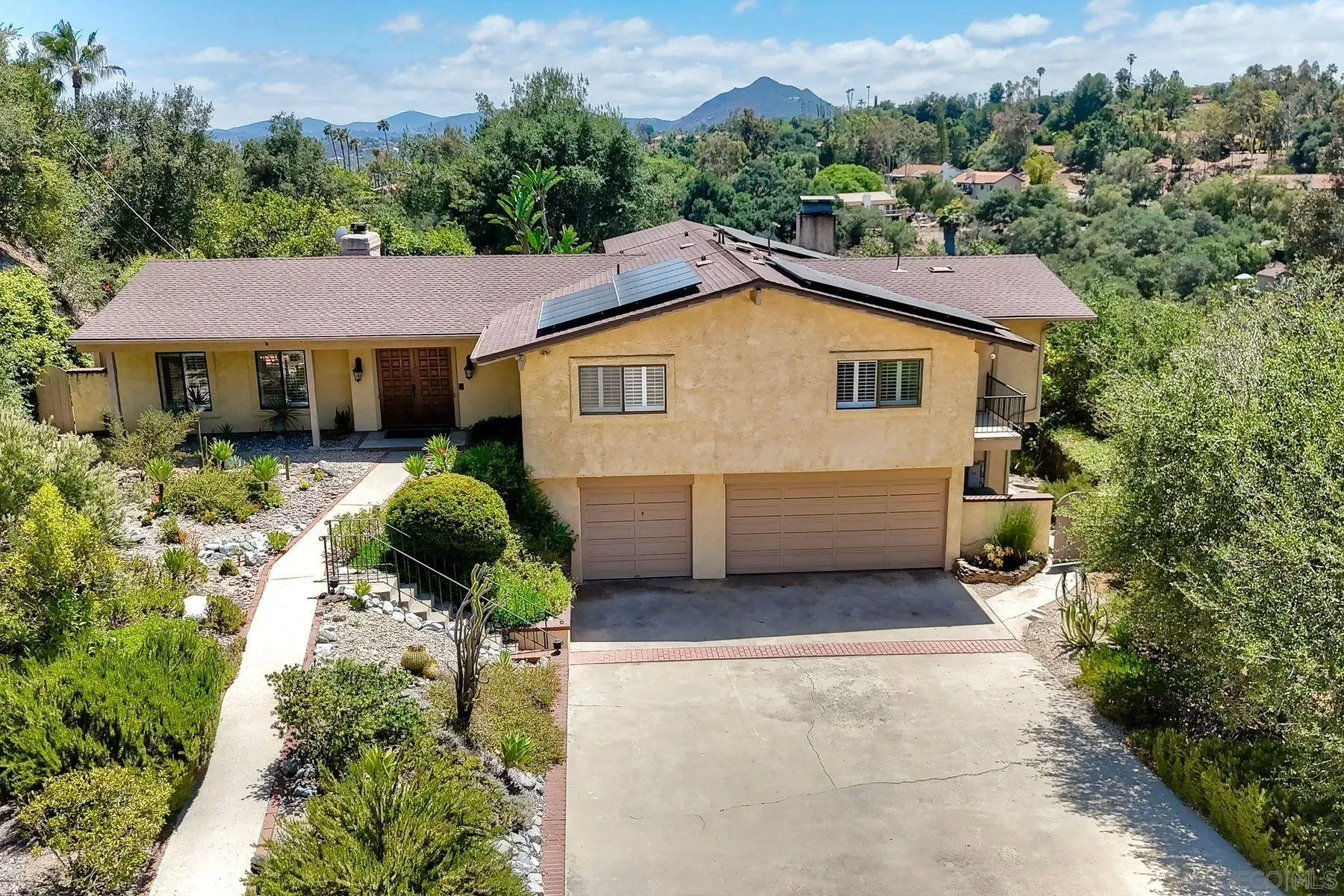 https://cdn.realtyfeed.com/cdn/127/260015925/e41703544313509b50da6ef649770ed8.webp