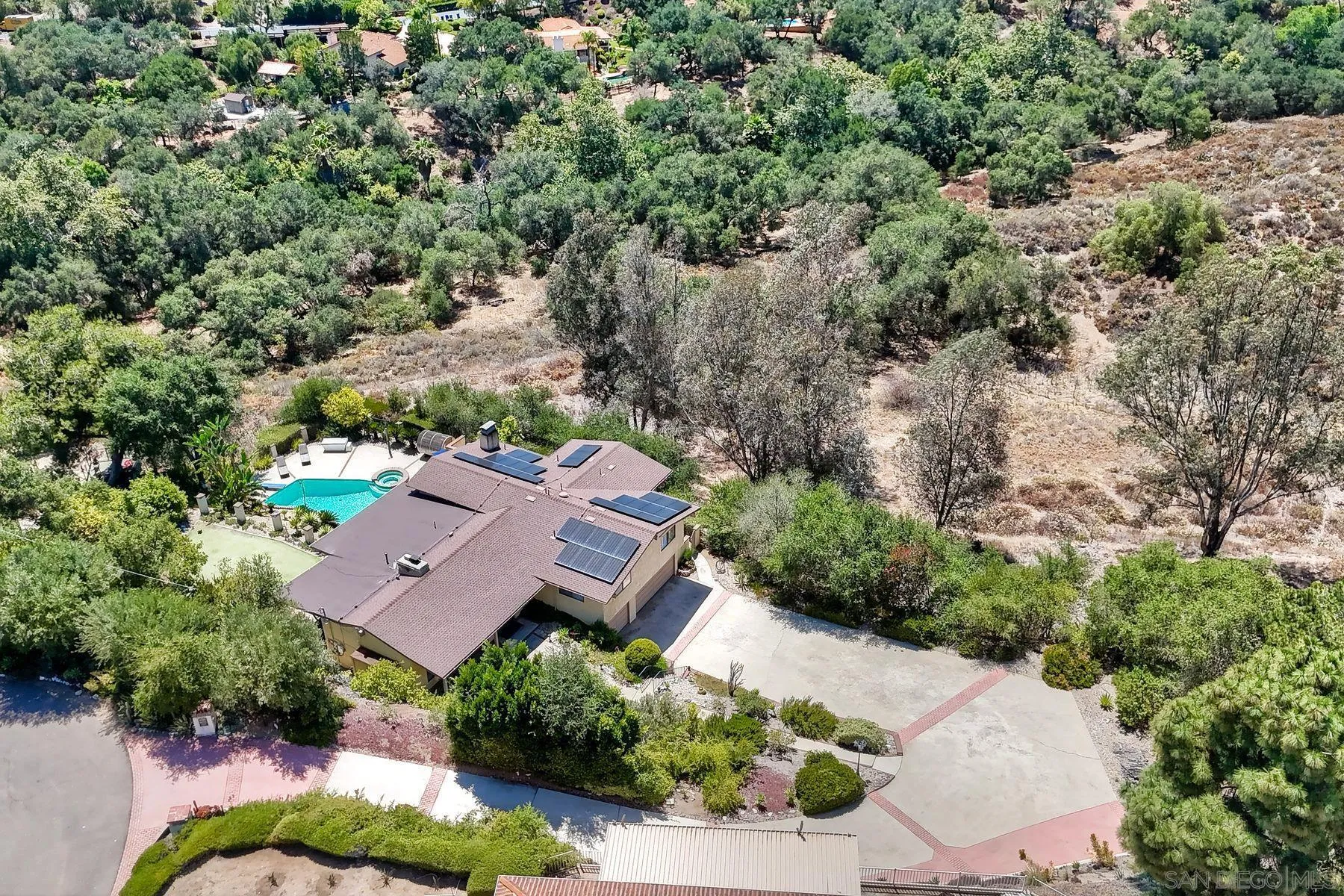 https://cdn.realtyfeed.com/cdn/127/260015925/ff60b40e8220dd6bad3867f1b15aa650.webp