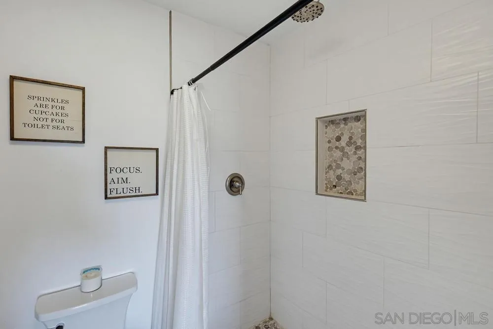 https://cdn.realtyfeed.com/cdn/127/260015927/8c1d68693a9339a1e5539442d816dec3.webp