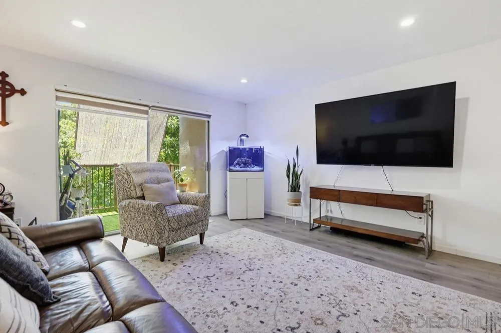 https://cdn.realtyfeed.com/cdn/127/260015927/a25b5e2385f8ba9baeae82acdbe08a30.webp