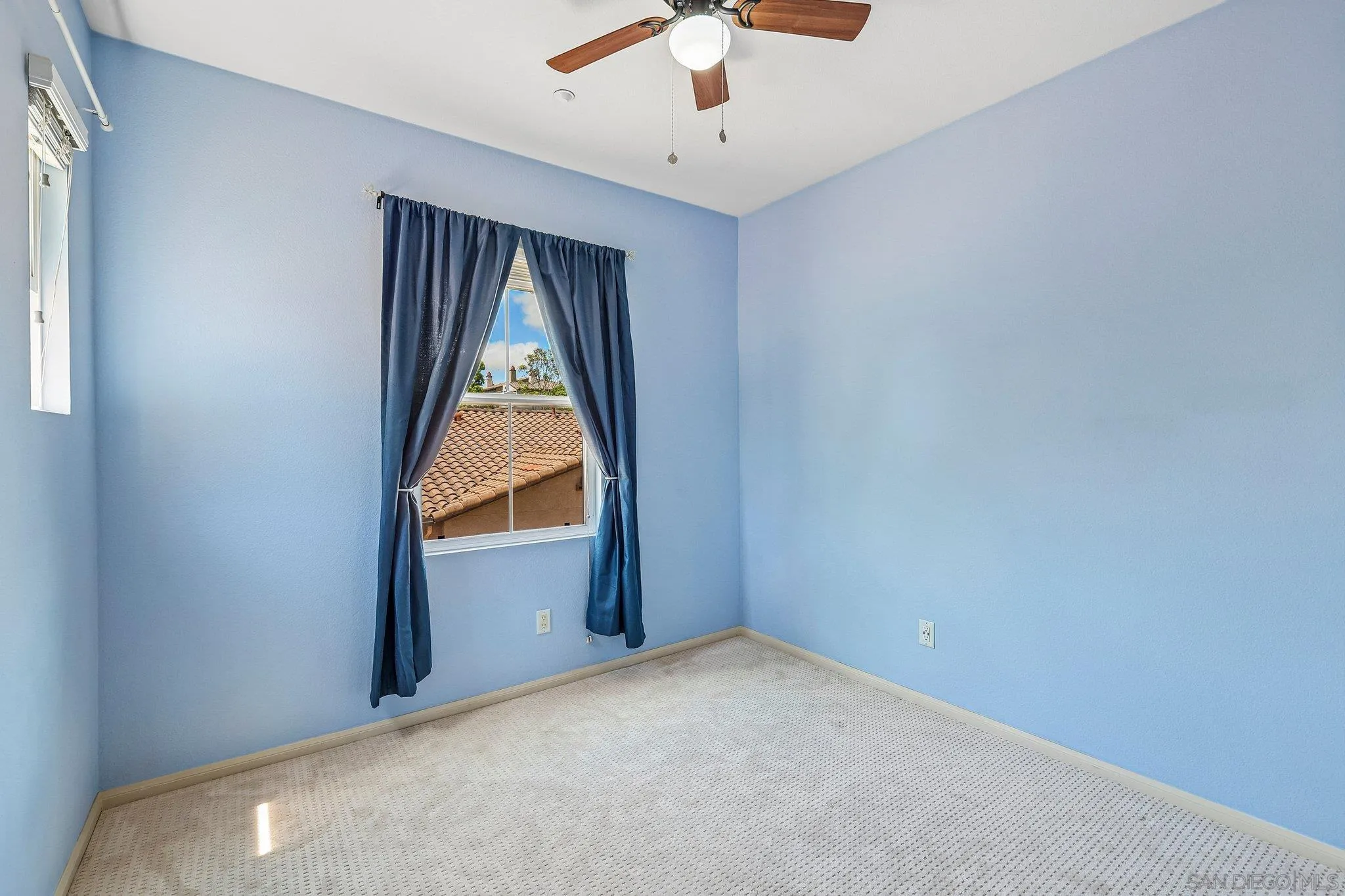 https://cdn.realtyfeed.com/cdn/127/260015929/07d1d2a2c2400fc6d72a6db6cf4a8f68.webp