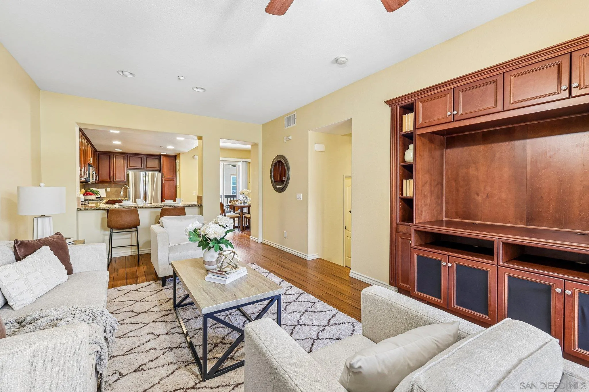 https://cdn.realtyfeed.com/cdn/127/260015929/c69389e654dd1c73bcda33d3e6fa896b.webp