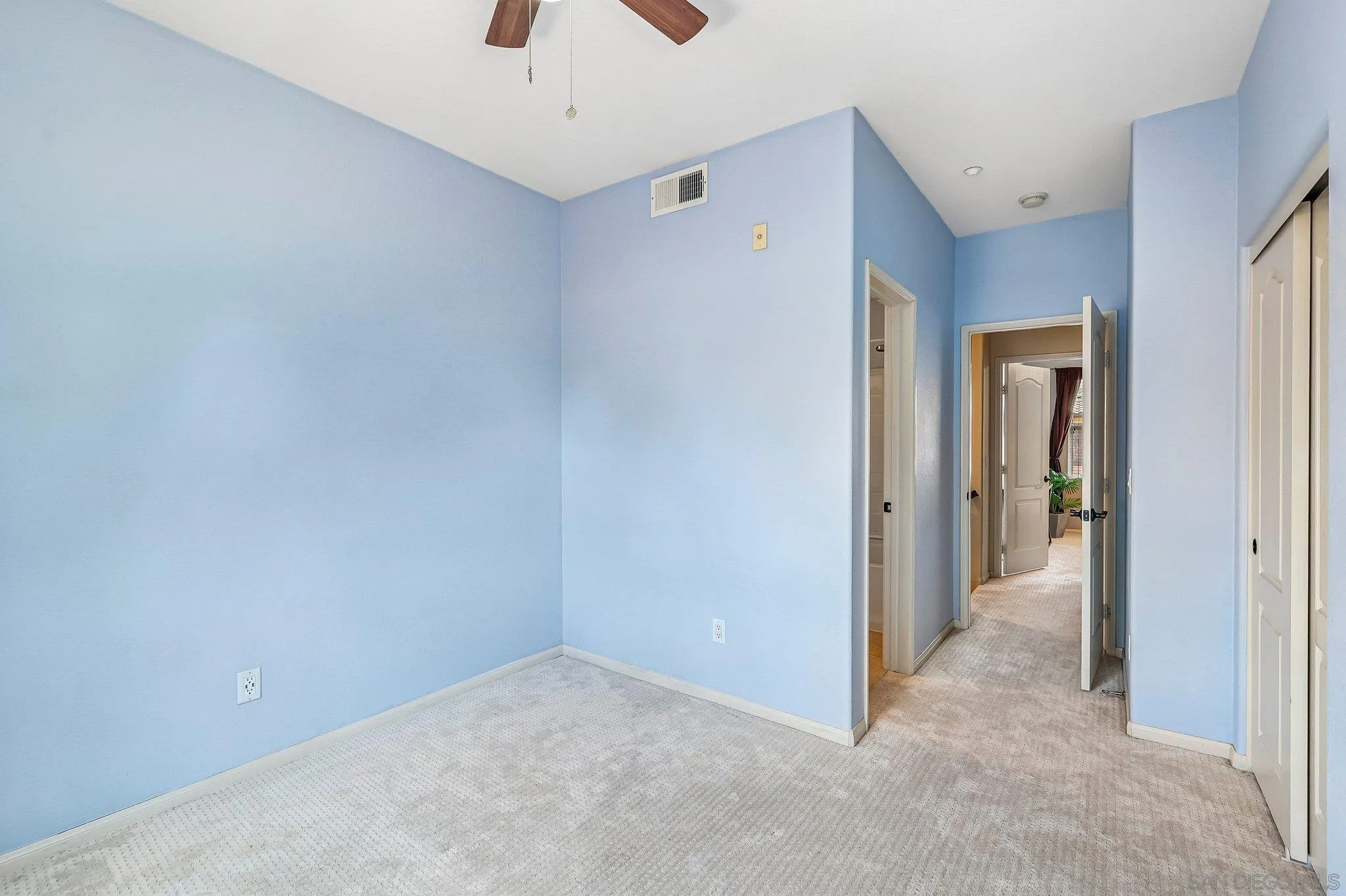 https://cdn.realtyfeed.com/cdn/127/260015929/c75e9c7cda806454572d9e459fbdc389.webp