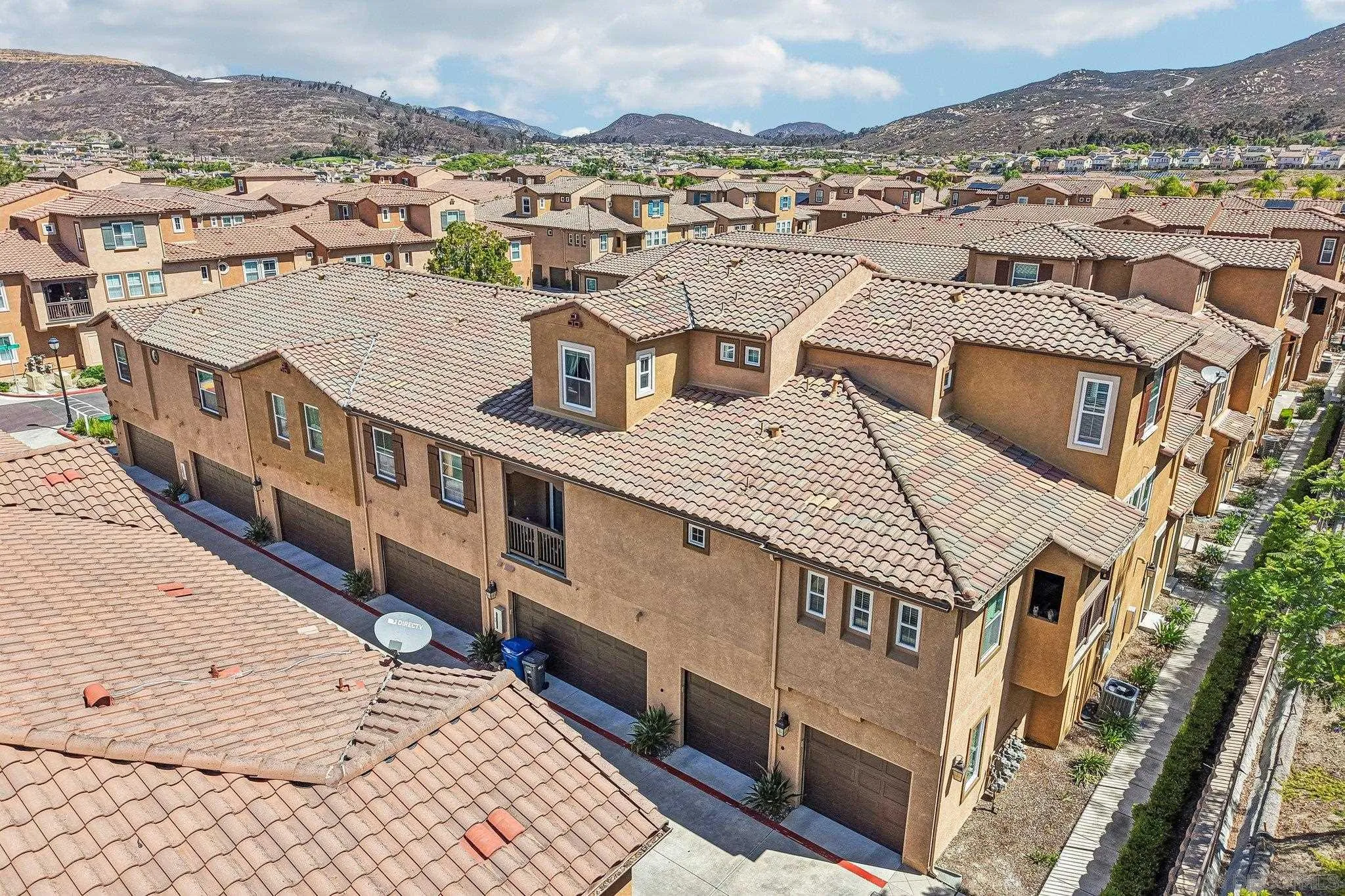 https://cdn.realtyfeed.com/cdn/127/260015929/c91ec1832891c2ca38fe28e28805651e.webp