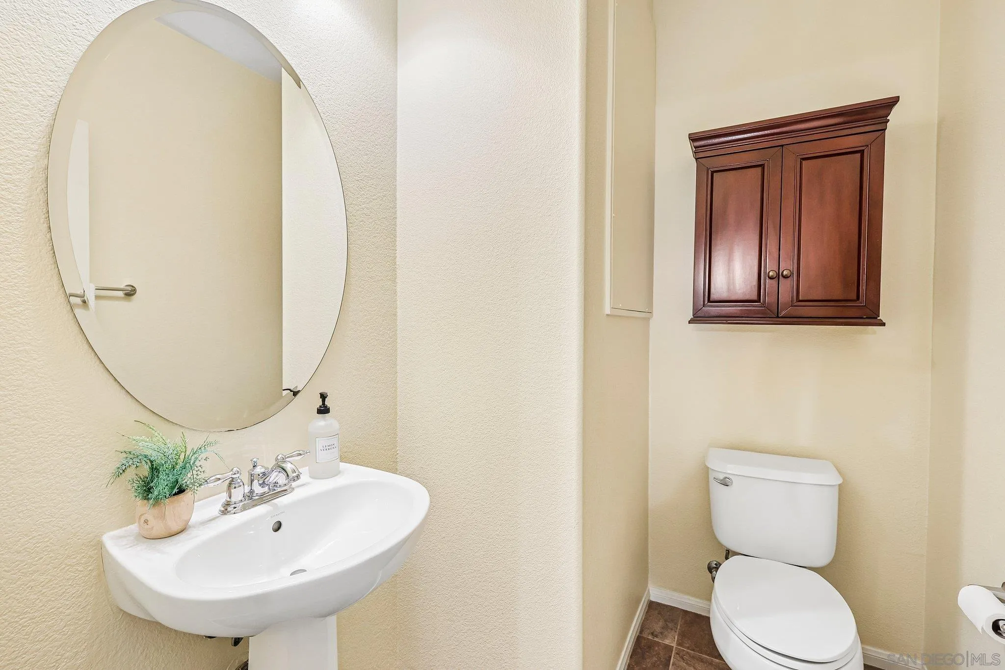 https://cdn.realtyfeed.com/cdn/127/260015929/f19b0b6d60891915d587ad40279c101c.webp