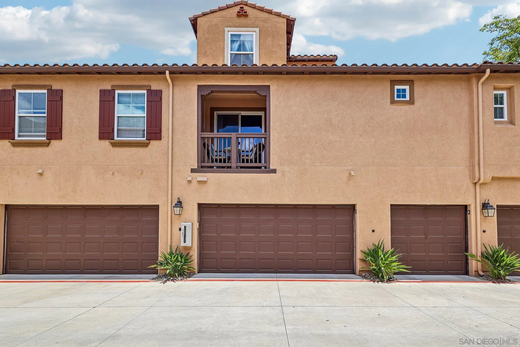 https://cdn.realtyfeed.com/cdn/127/260015929/f3a54d18b28d1699a456a10e31f71a26.webp
