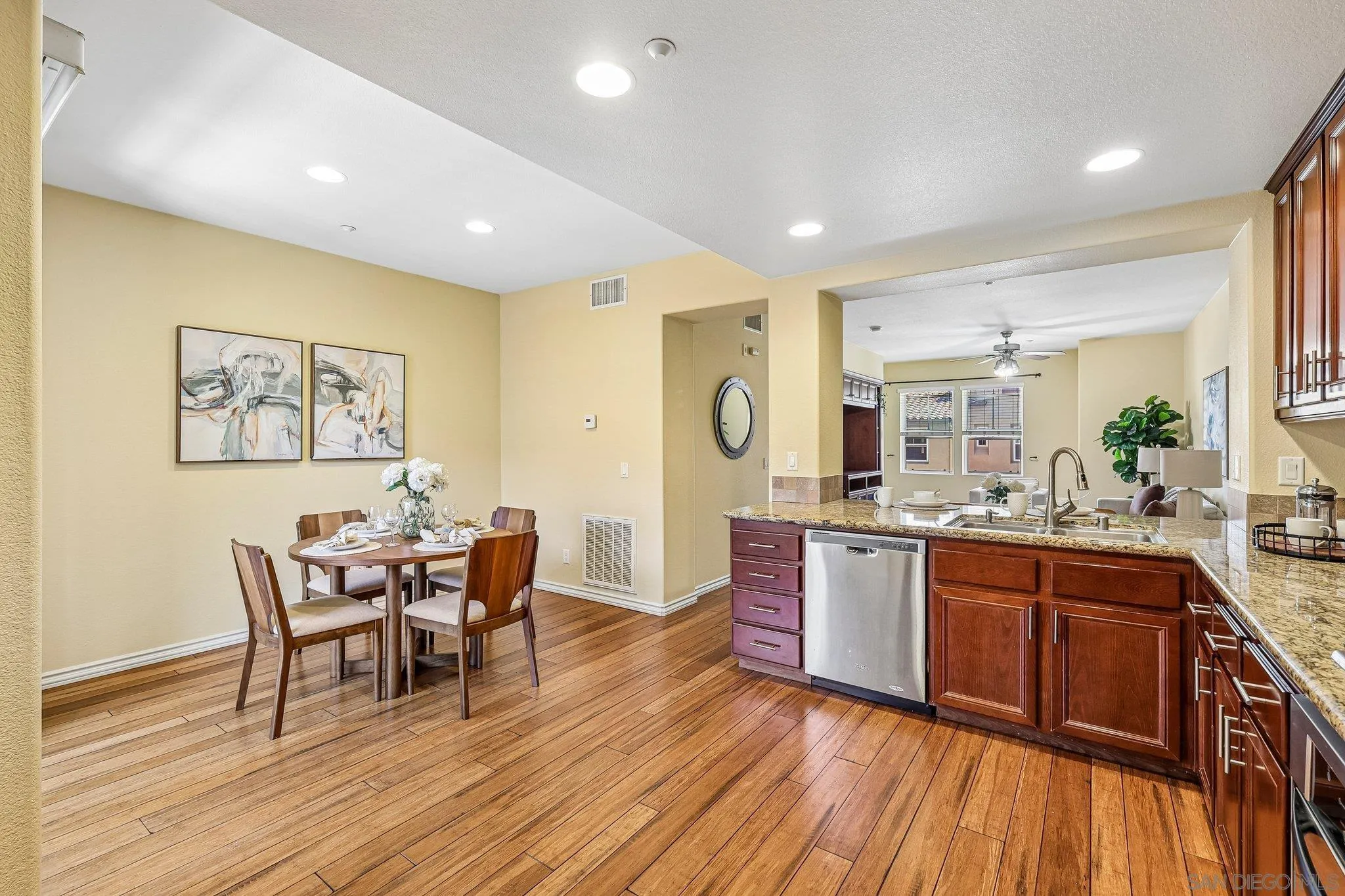 https://cdn.realtyfeed.com/cdn/127/260015929/f91c4bb059a86072a2359c17419c42f0.webp