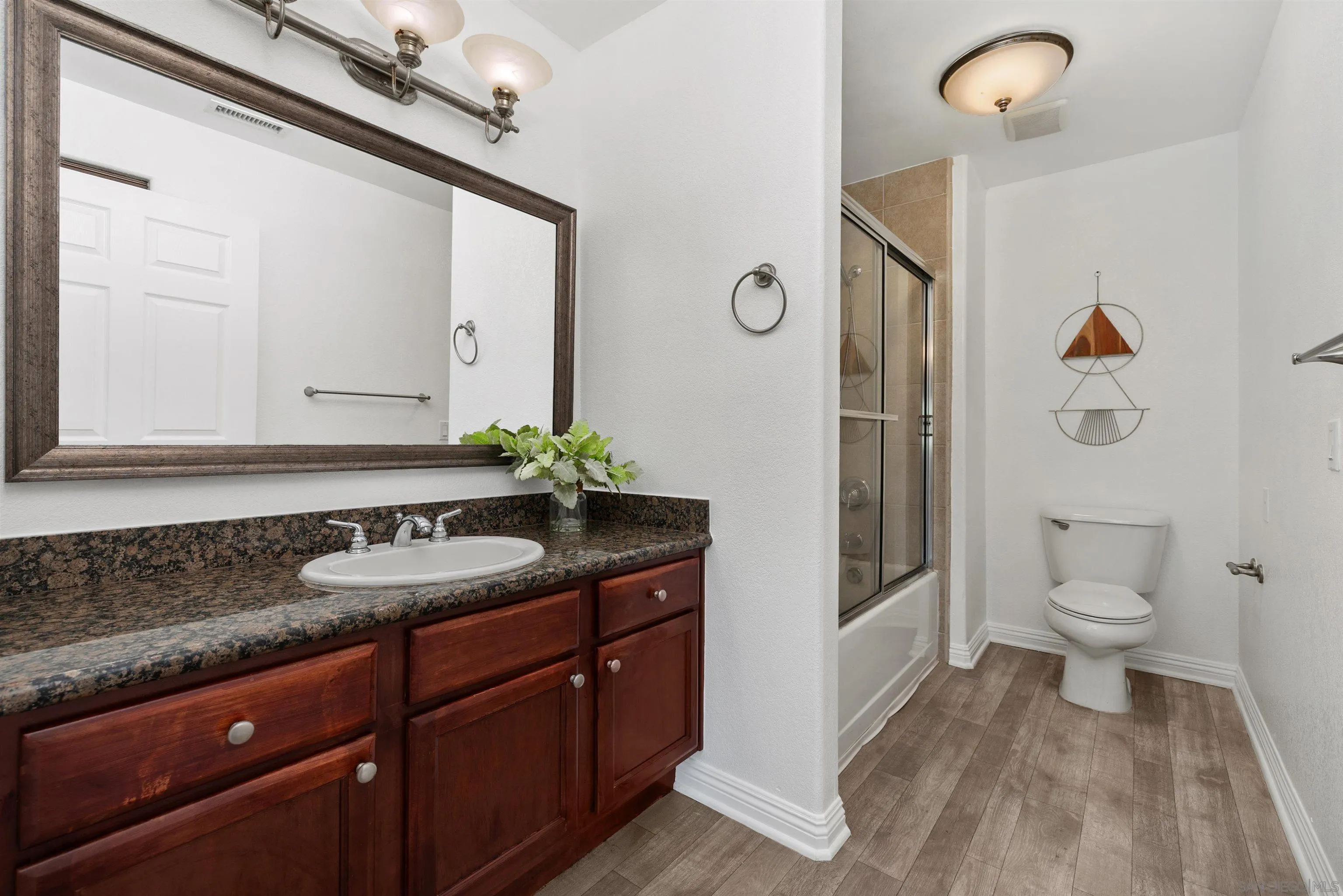 Photo #15: 260015930 Listing: Photo #15