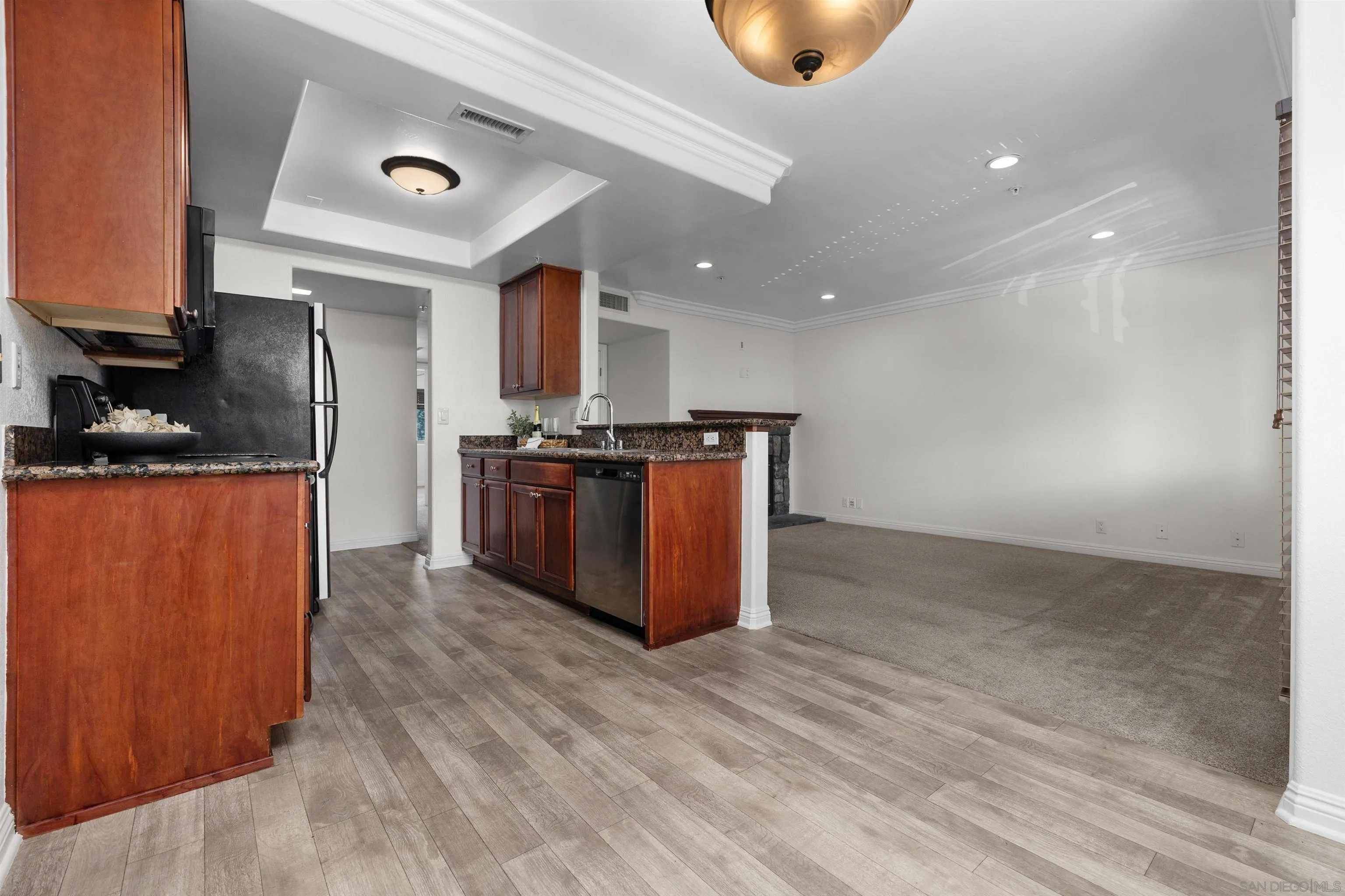 Photo #9: 260015930 Listing: Photo #9