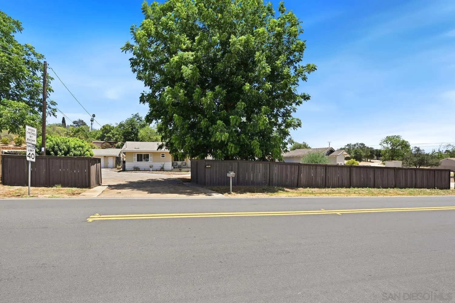 https://cdn.realtyfeed.com/cdn/127/260015931/05da6286739ad73055dac7ef22e24e73.webp