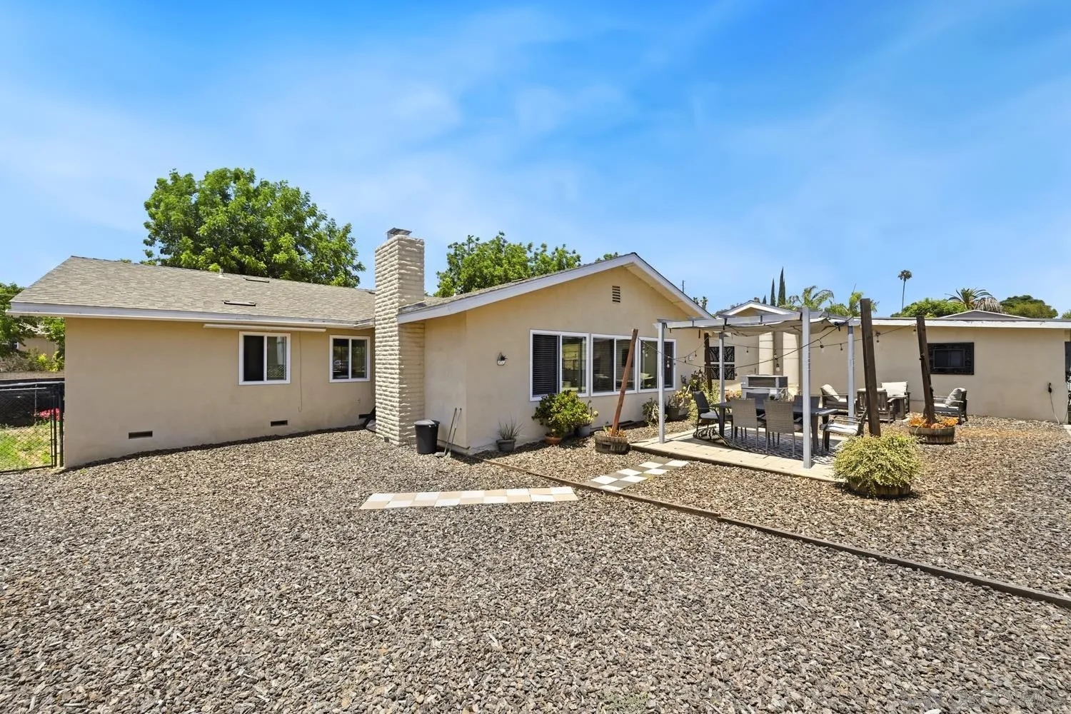 https://cdn.realtyfeed.com/cdn/127/260015931/302689b435b9ac14c988727f745127cc.webp