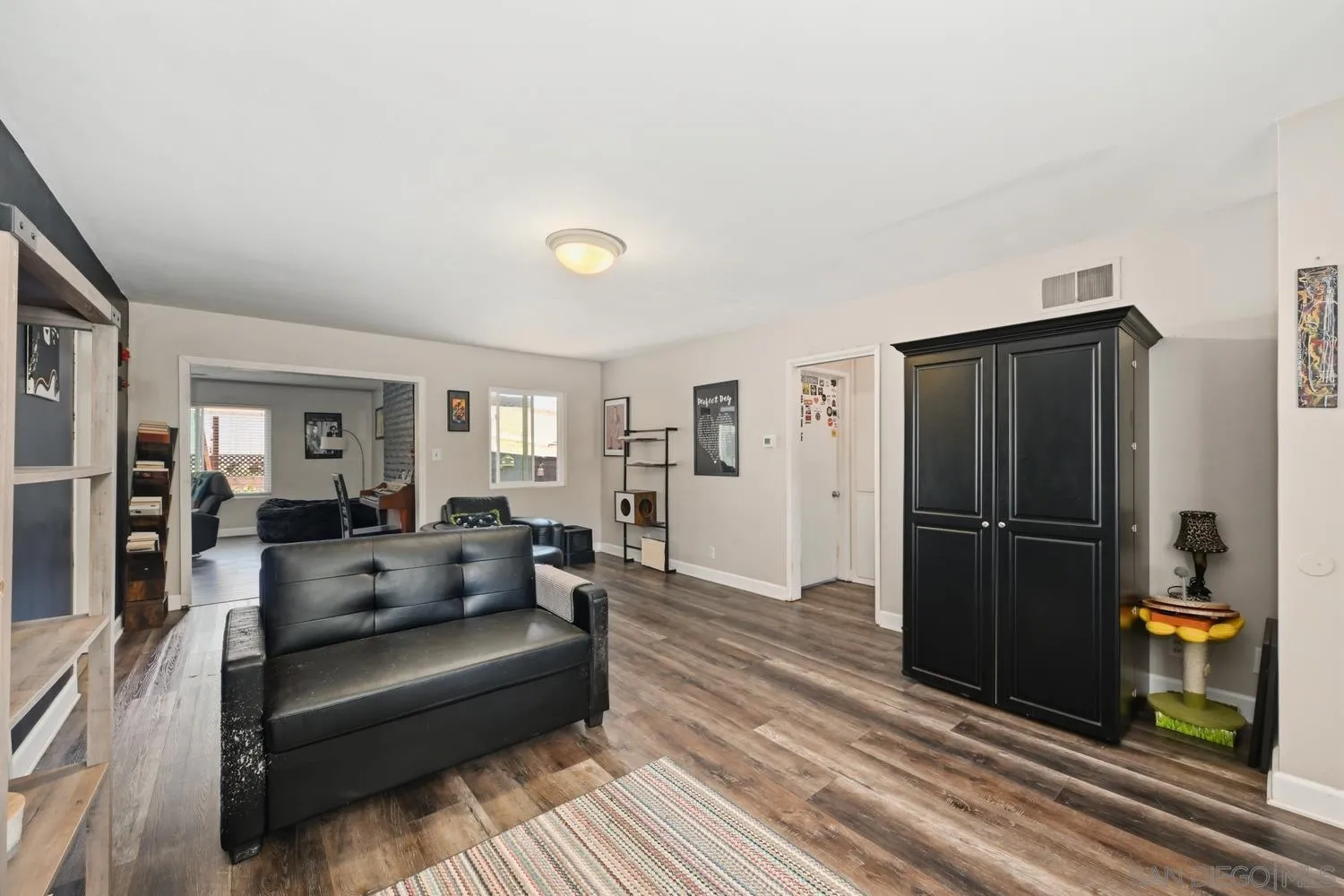 https://cdn.realtyfeed.com/cdn/127/260015931/64c8bfb22766e0ba667d18a192522c6c.webp