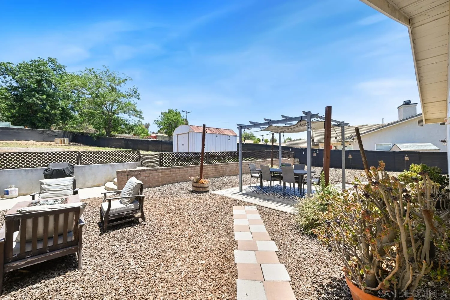 https://cdn.realtyfeed.com/cdn/127/260015931/8fdce0cda5ceca3083a4fd739a4dfc21.webp