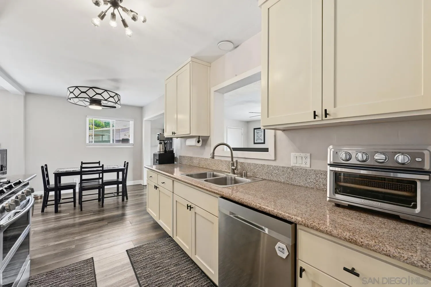 https://cdn.realtyfeed.com/cdn/127/260015931/dea5f0365d0d7fd557775605821b12de.webp
