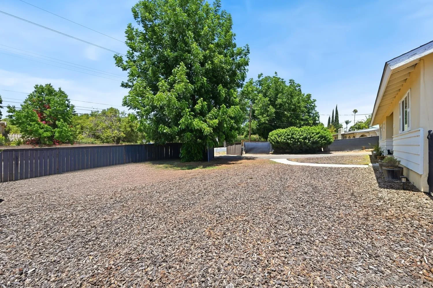 https://cdn.realtyfeed.com/cdn/127/260015931/f8d02b2730173dcb0164b822a05d4cc8.webp