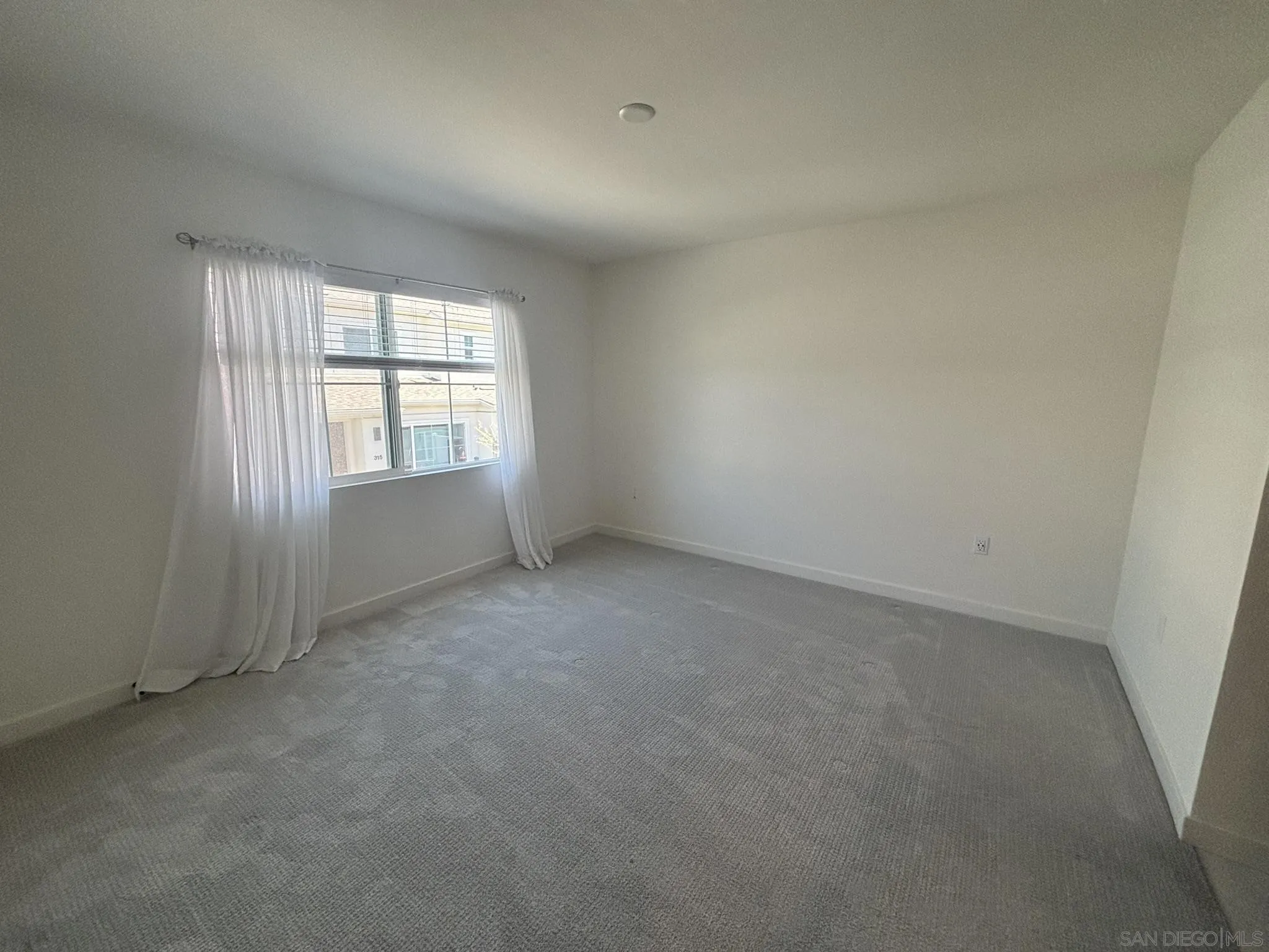 Photo #14: 260015932 Listing: Photo #14