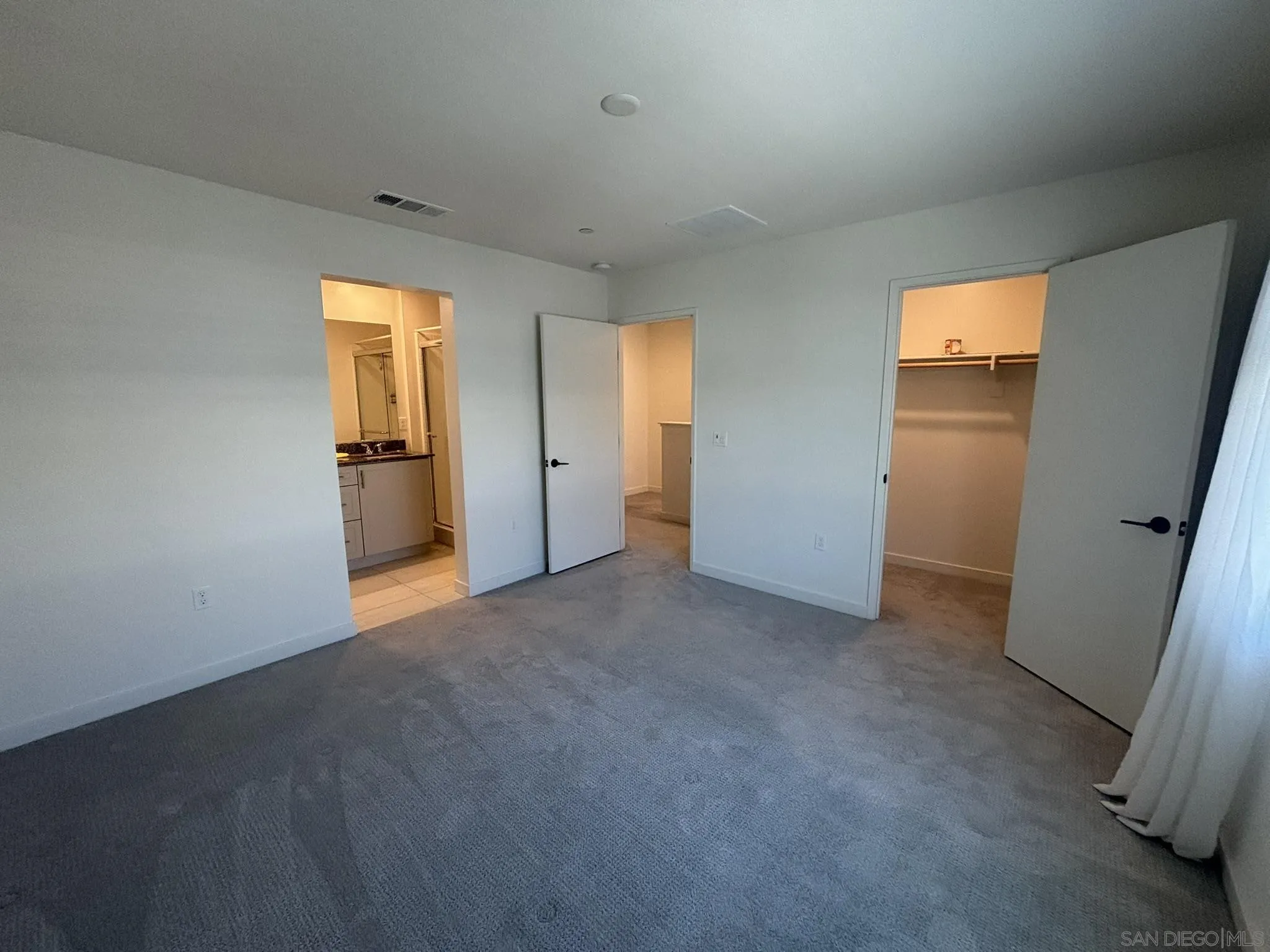 Photo #13: 260015932 Listing: Photo #13