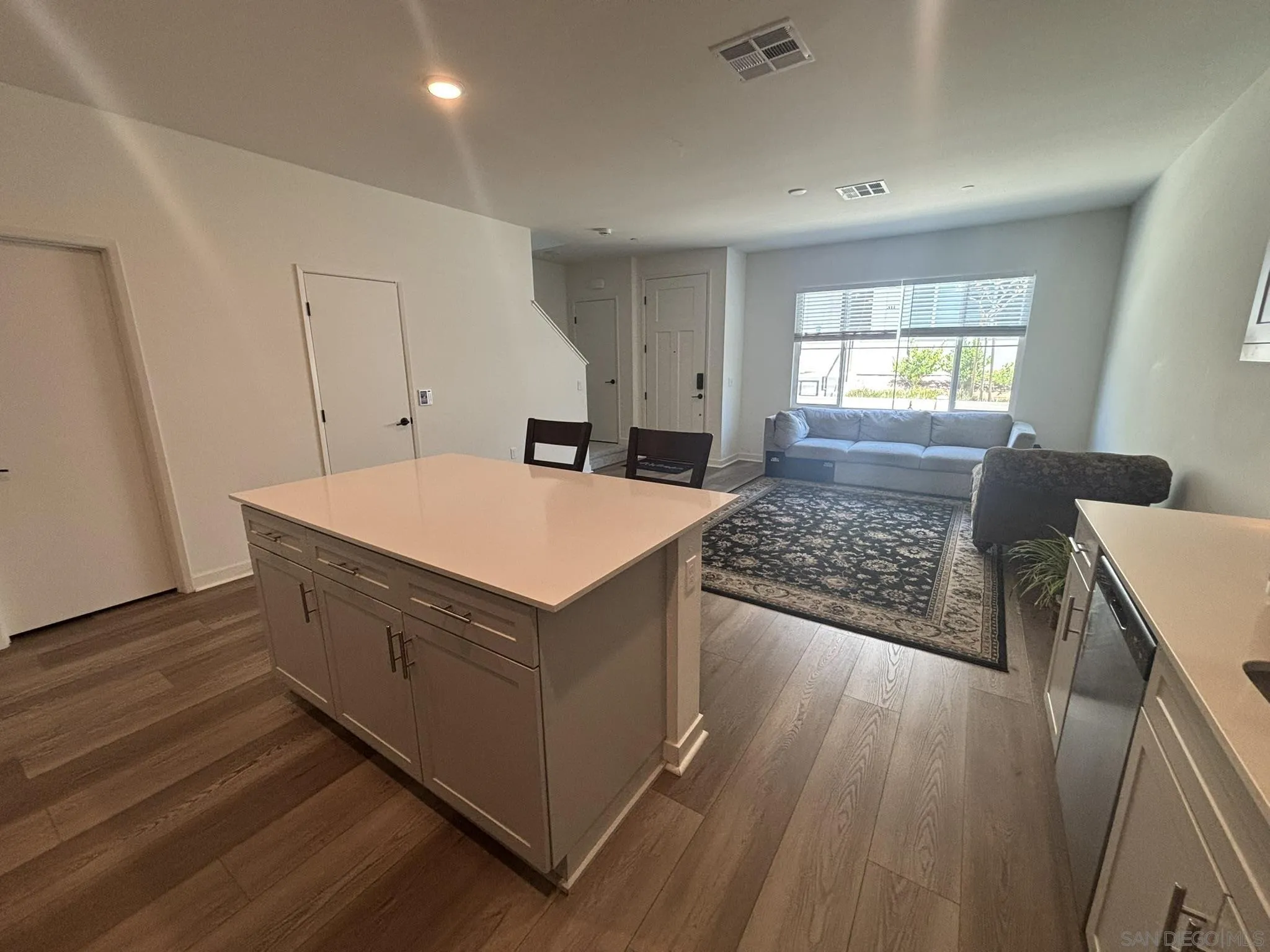 Photo #9: 260015932 Listing: Photo #9