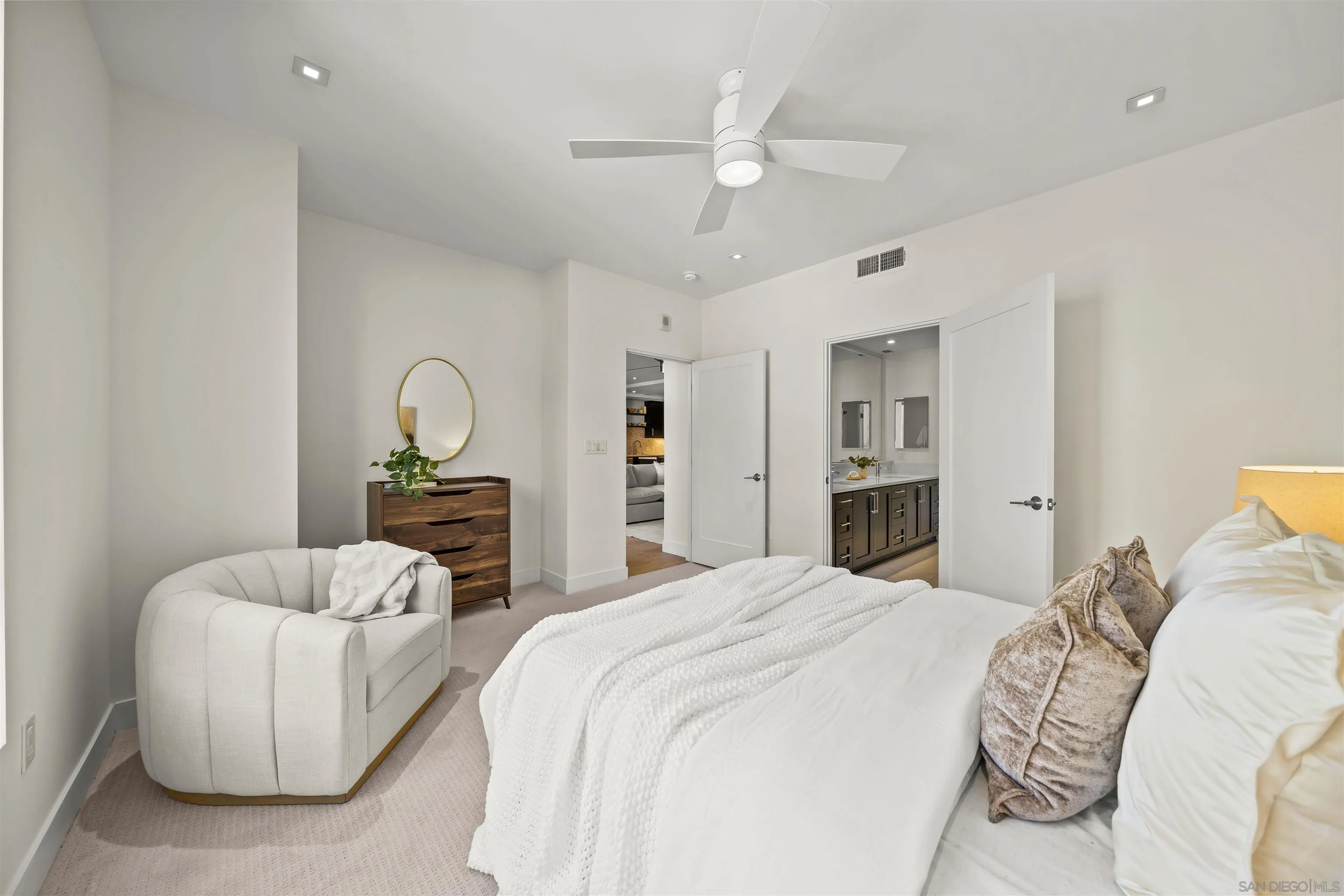 Photo #39: 260015934 Listing: Photo #39