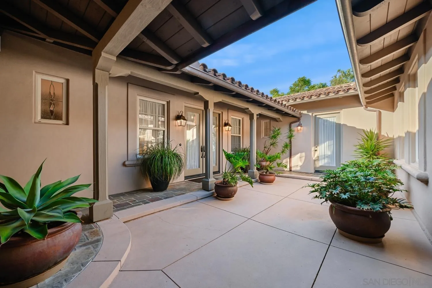 https://cdn.realtyfeed.com/cdn/127/260015947/4a1ab6a2cb9b79bb441e53f57a8e7882.webp