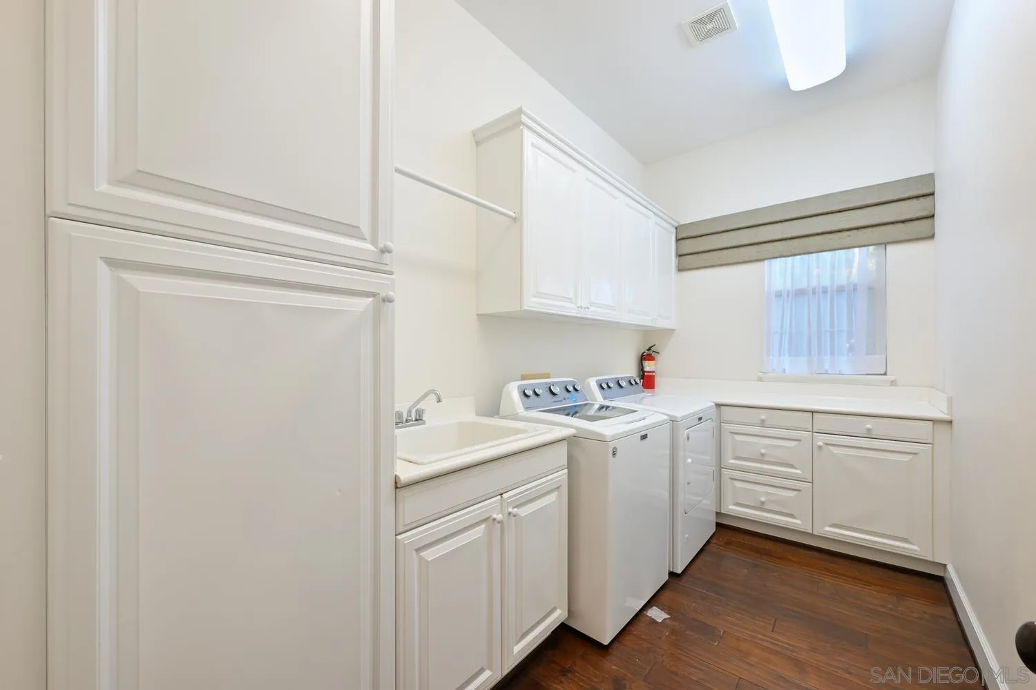 https://cdn.realtyfeed.com/cdn/127/260015947/4a647543df5717b3e04226b0e72166f6.webp