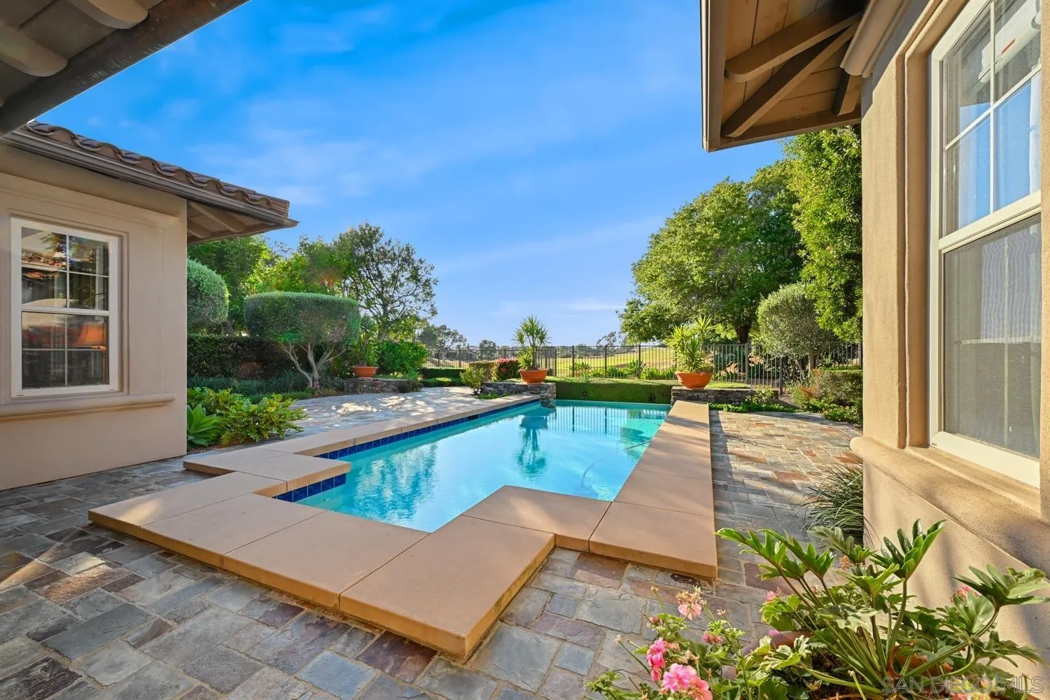 https://cdn.realtyfeed.com/cdn/127/260015947/4fc48985a6ae6835dee93bc9b99a83ed.webp