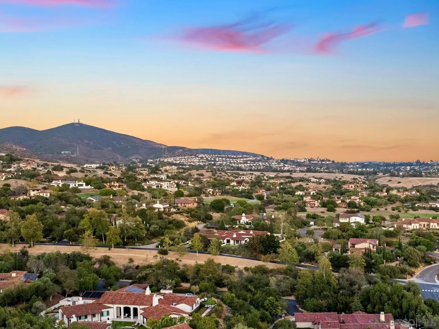 https://cdn.realtyfeed.com/cdn/127/260015947/78faf6e8e140e8451e58d3a23b446073.webp