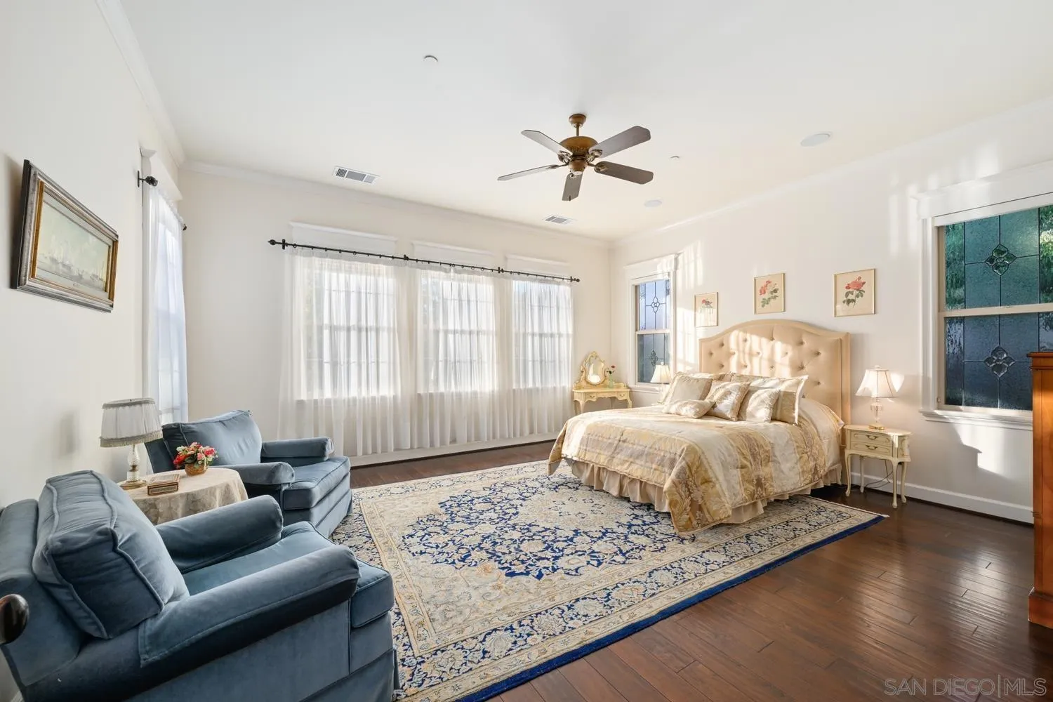 https://cdn.realtyfeed.com/cdn/127/260015947/893ec06be561dc4de17c3b7acfdb0f75.webp