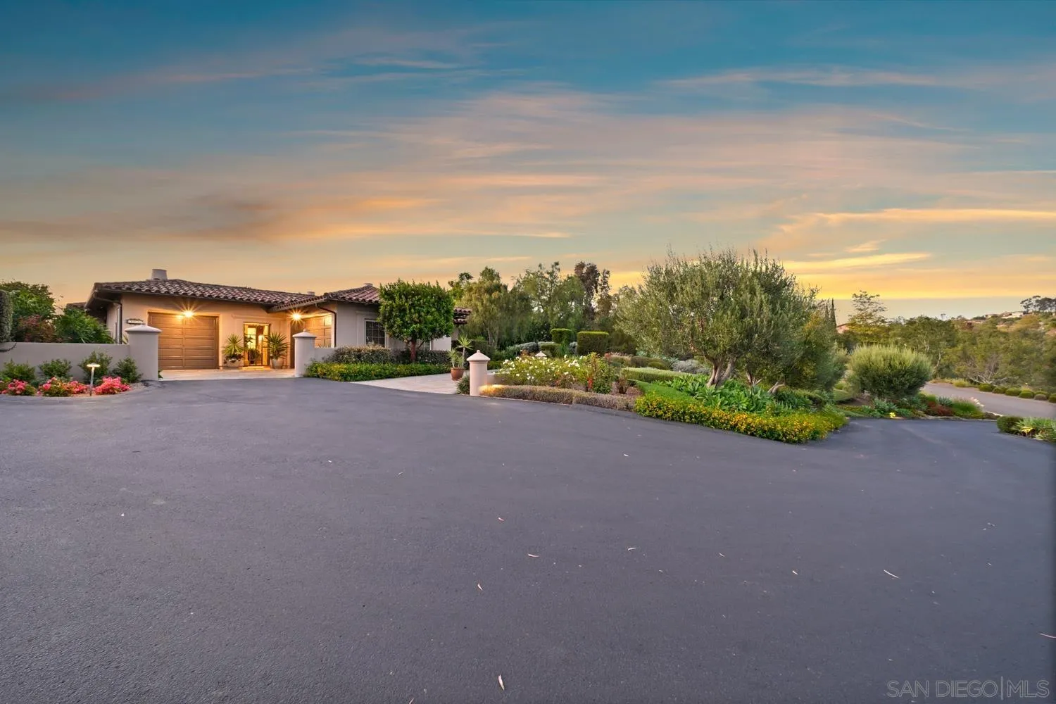 https://cdn.realtyfeed.com/cdn/127/260015947/925f024613848b0764674fc9fe2c8134.webp