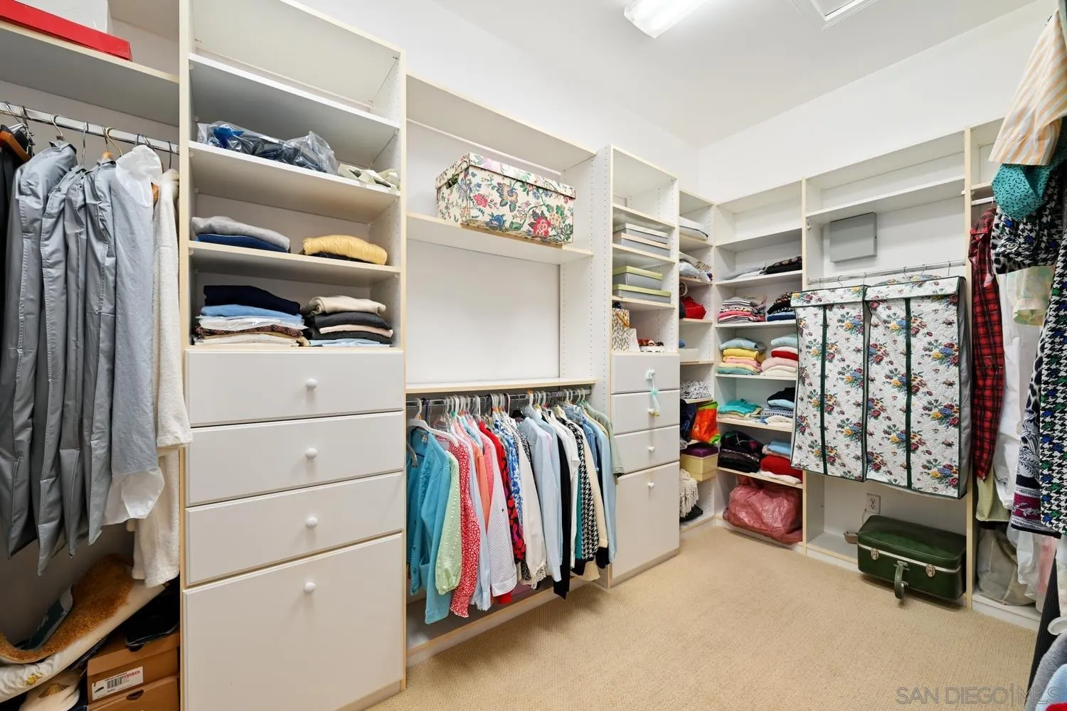 https://cdn.realtyfeed.com/cdn/127/260015947/98adeff4a29e73424ec0d4d5c94be7c7.webp