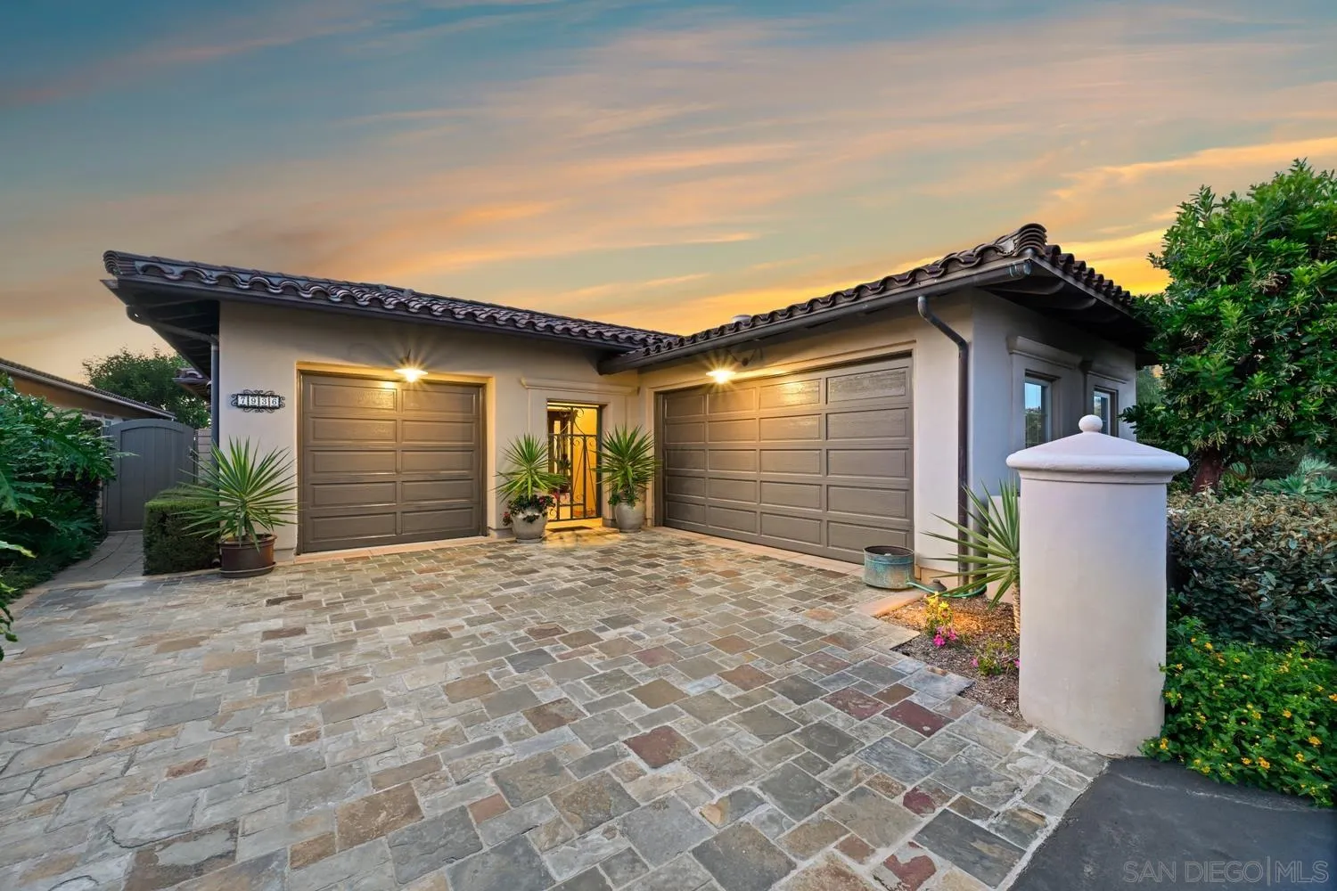 https://cdn.realtyfeed.com/cdn/127/260015947/9e9e995f7bd6a6a4393ee9651b1b06af.webp