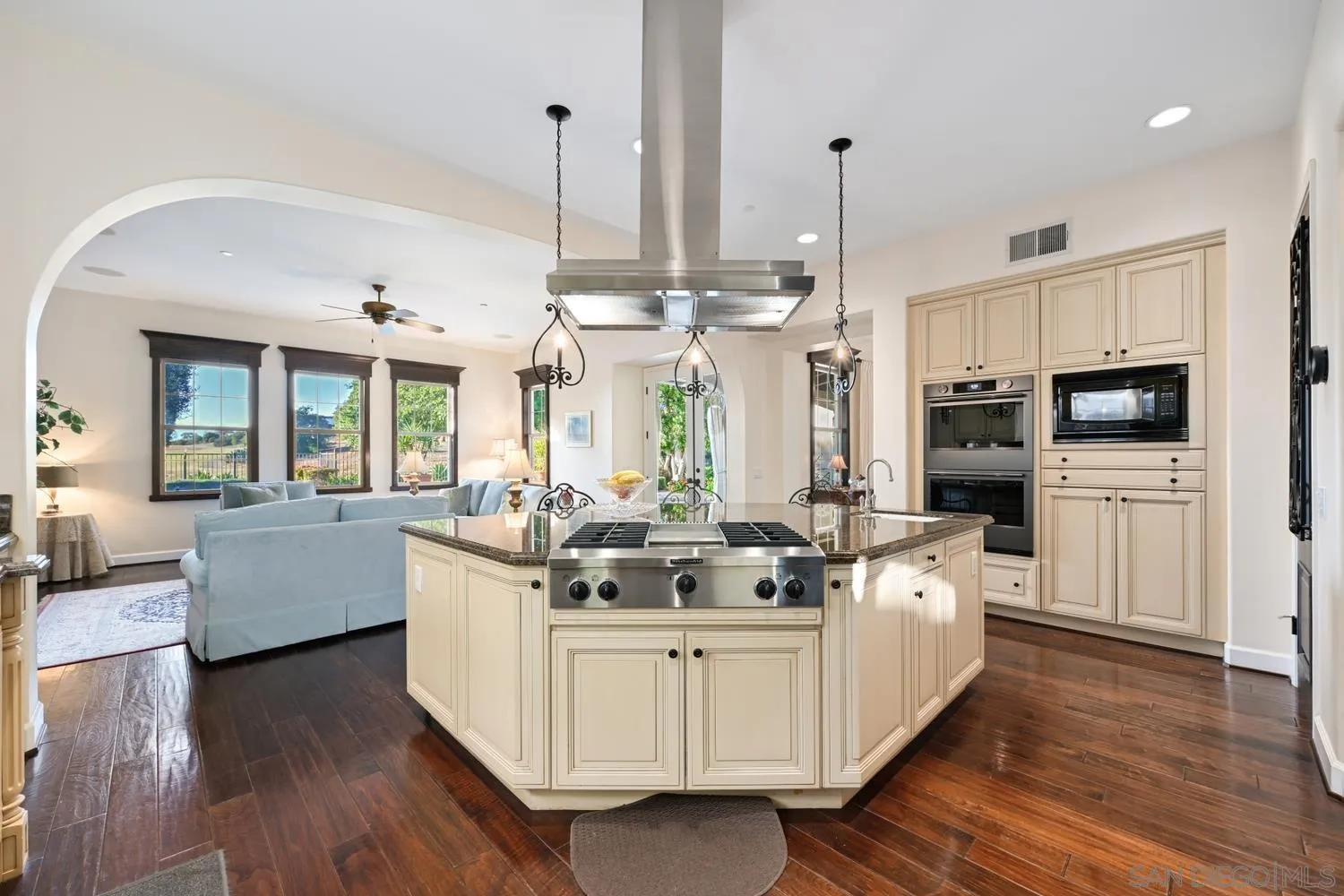 https://cdn.realtyfeed.com/cdn/127/260015947/d3314759c95a0a86aedf24ff043b9e8f.webp