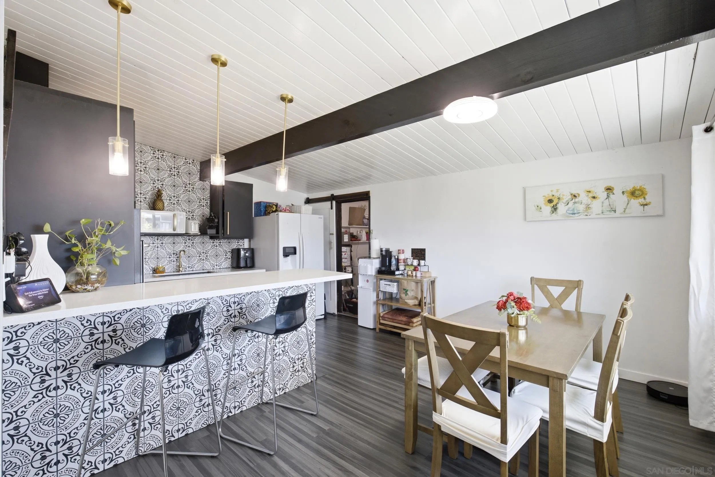 https://cdn.realtyfeed.com/cdn/127/260015963/1204bb3b430f6ca1f150b182234bb9ee.webp