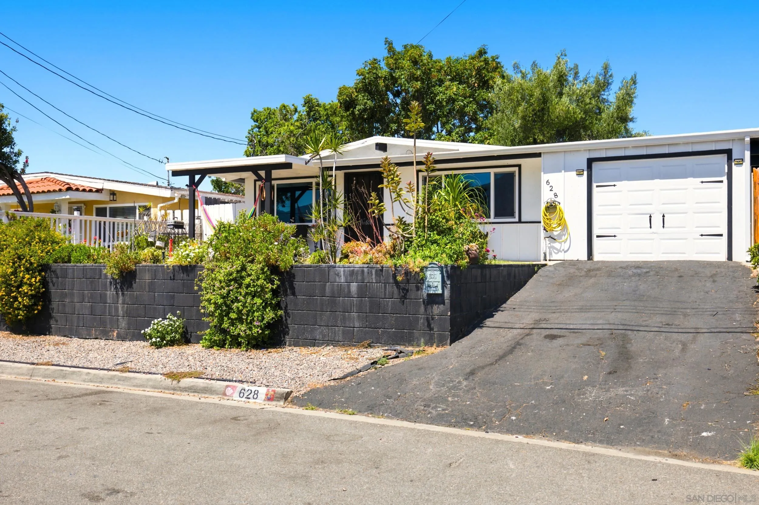 https://cdn.realtyfeed.com/cdn/127/260015963/13f448404685e9bb9a947a4f0b8d11eb.webp