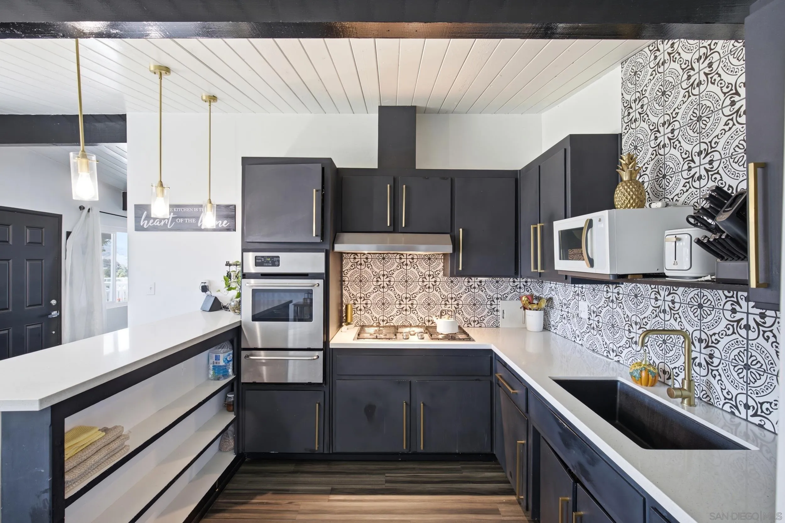 https://cdn.realtyfeed.com/cdn/127/260015963/9e1dbcaf96c24f4a89462ee7bf71c1ea.webp