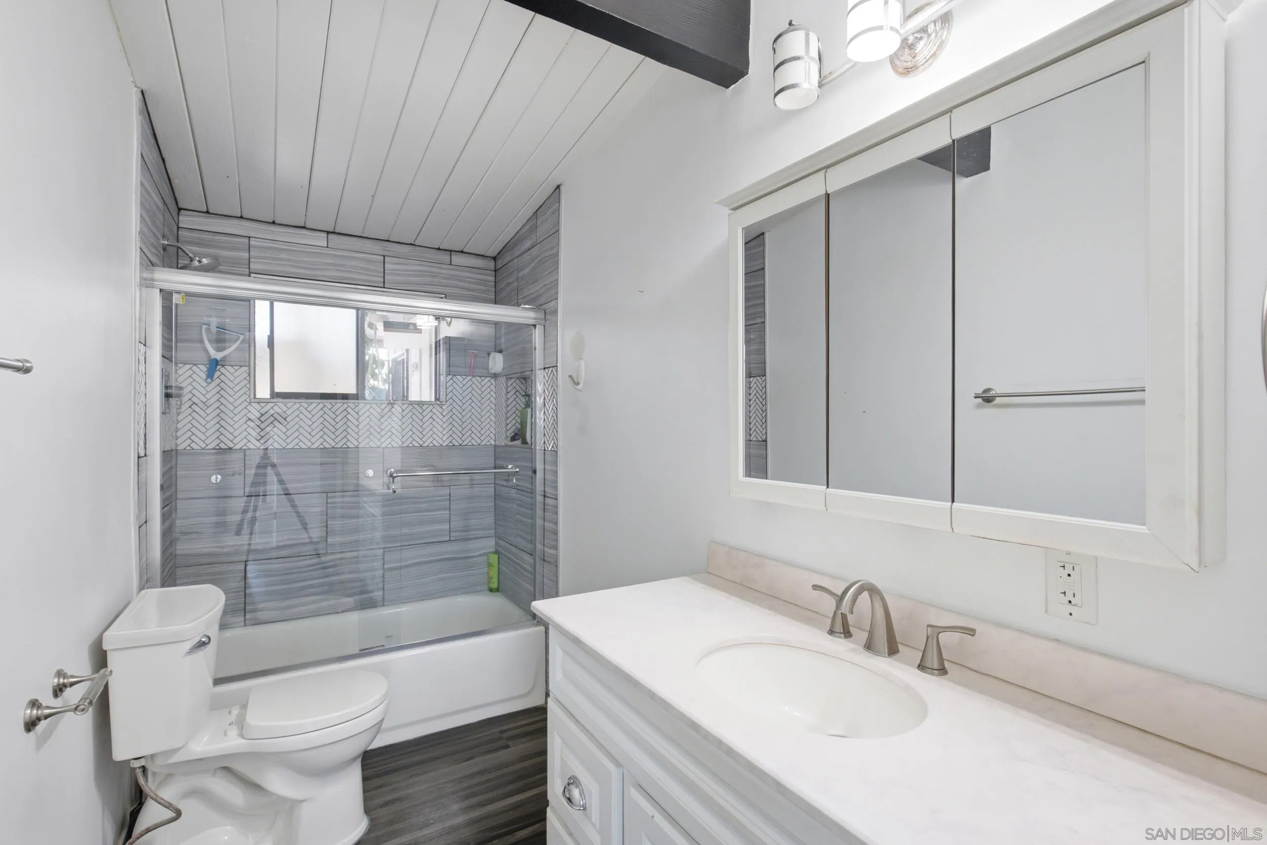 https://cdn.realtyfeed.com/cdn/127/260015963/d2653ea2c655c09bf841acab7aefb1f7.webp