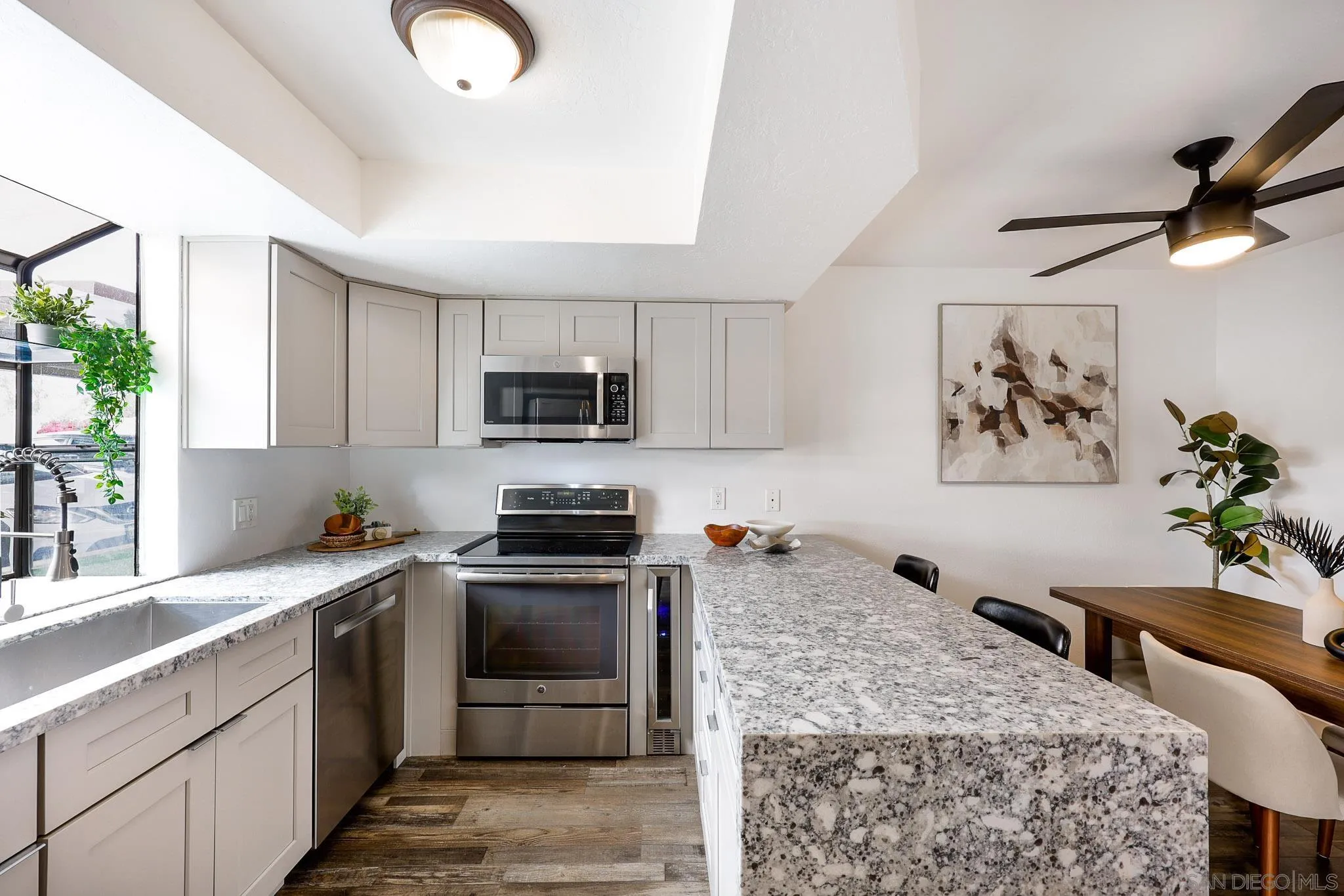 Photo #9: 260015975 Listing: Photo #9