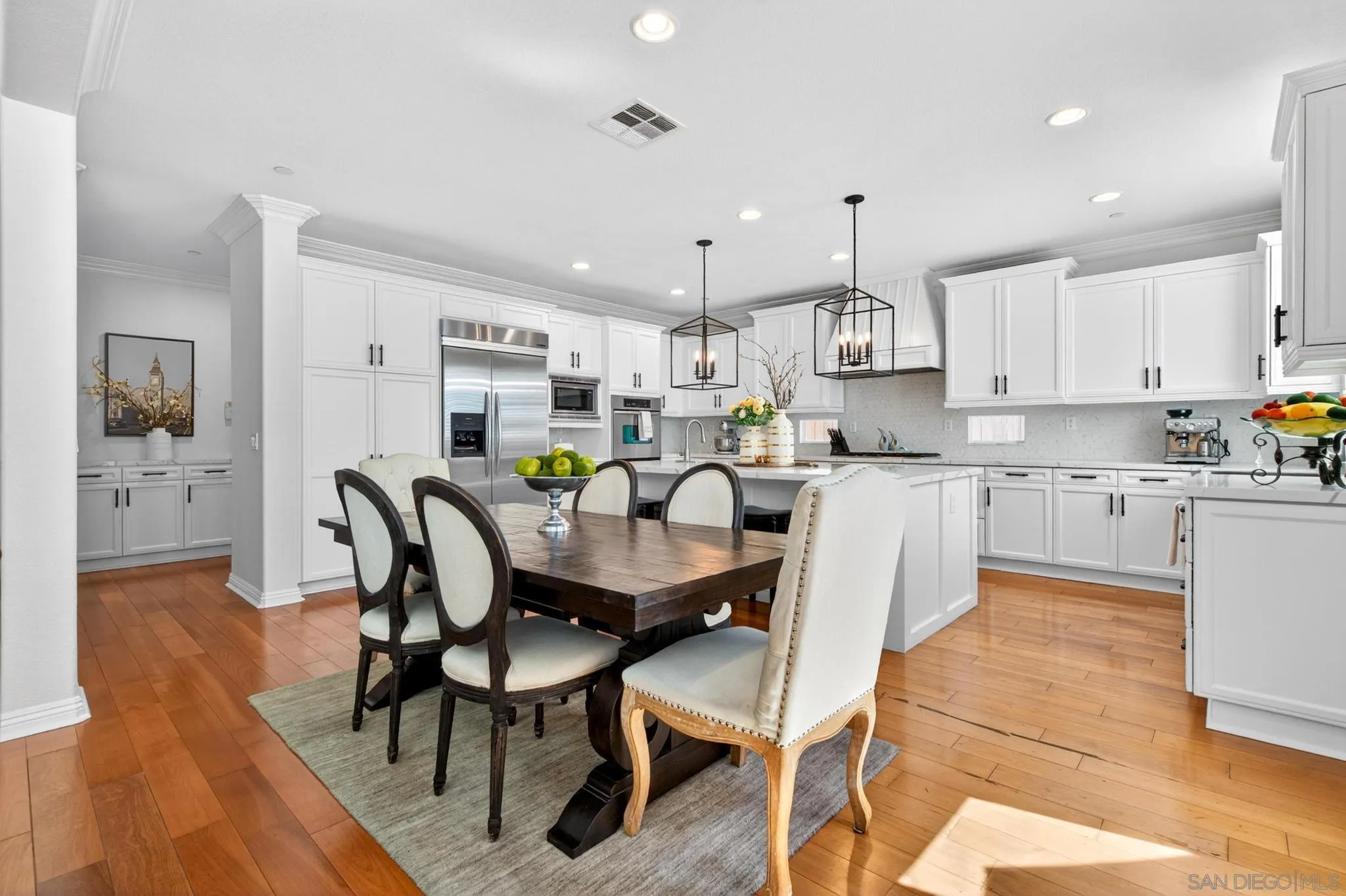 https://cdn.realtyfeed.com/cdn/127/260015978/8ca38d49ad083e8a290595c68f31e95b.webp