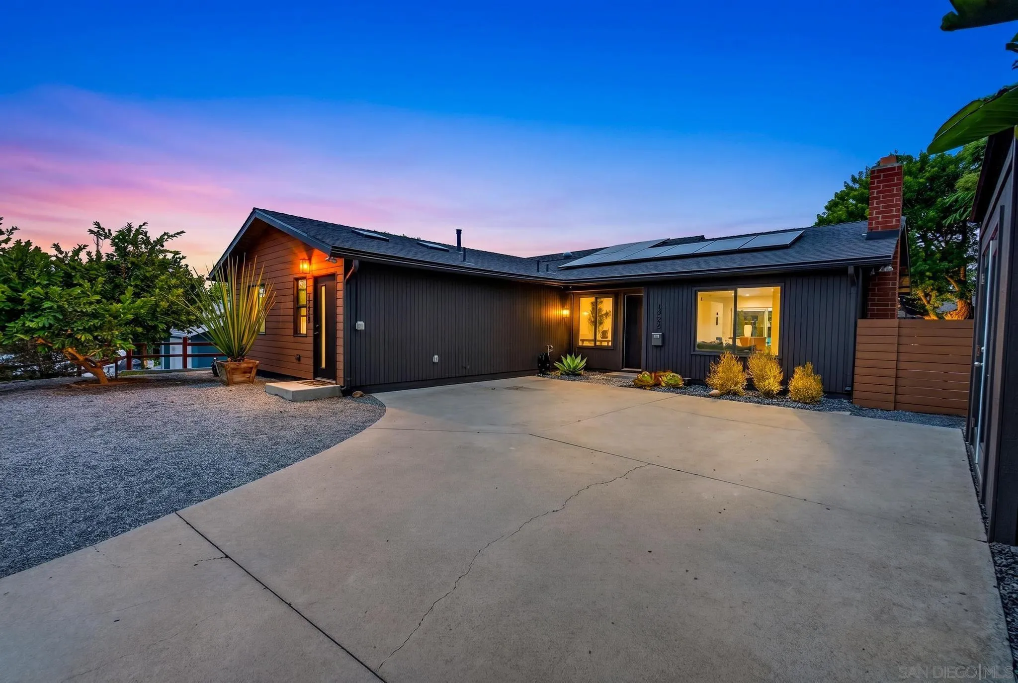 https://cdn.realtyfeed.com/cdn/127/260015981/1d3c655075ff5709429539267fa826f8.webp