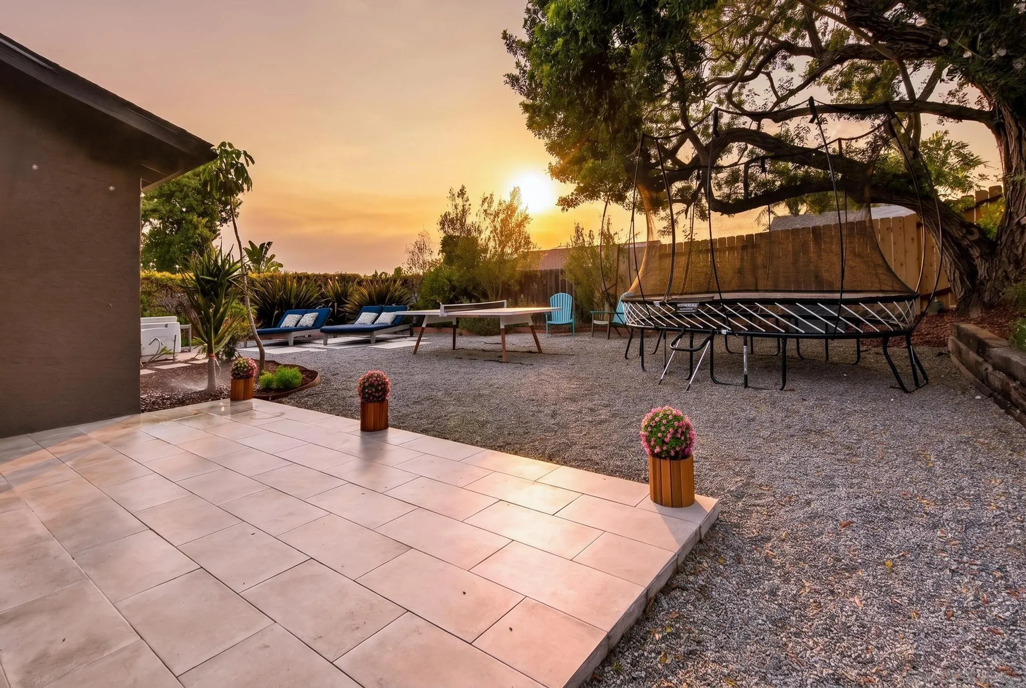 https://cdn.realtyfeed.com/cdn/127/260015981/25674ed0c0de8490f8515d3c1f87bbce.webp