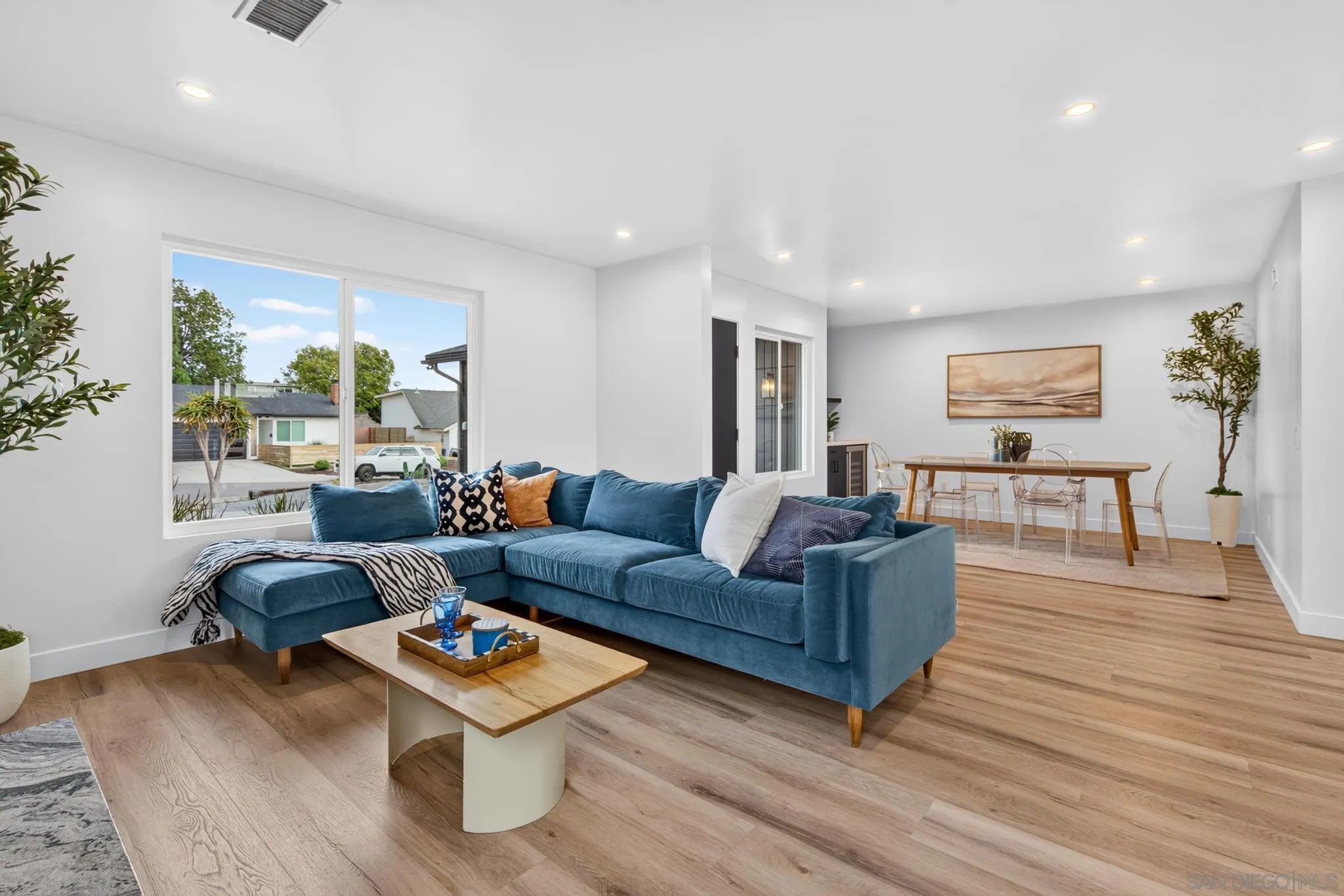 https://cdn.realtyfeed.com/cdn/127/260015981/3eba9fbf99b97dd2cf846726bd40c162.webp