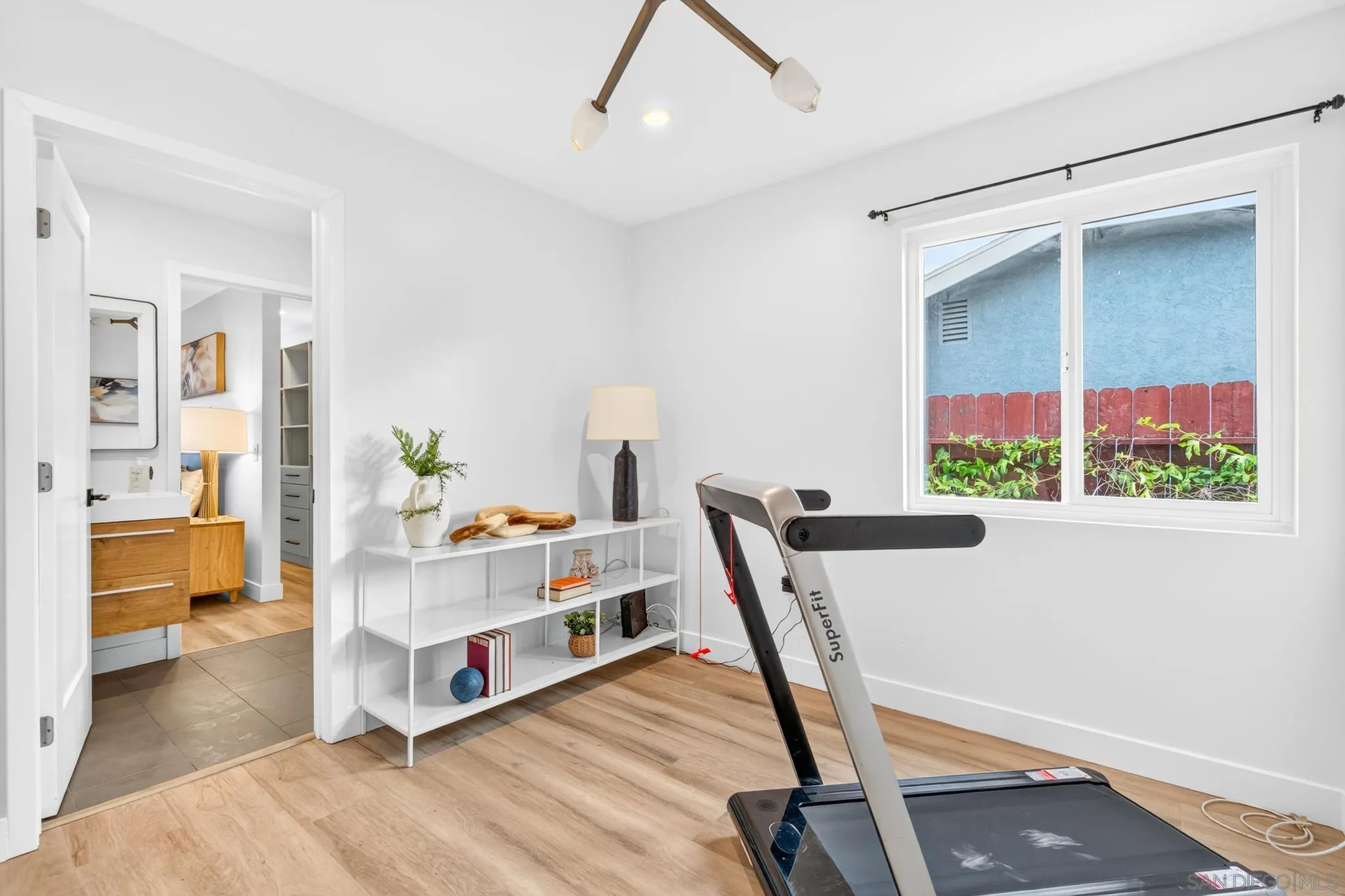 https://cdn.realtyfeed.com/cdn/127/260015981/42b587735ab2fe1eb3b21cd3bed04c79.webp