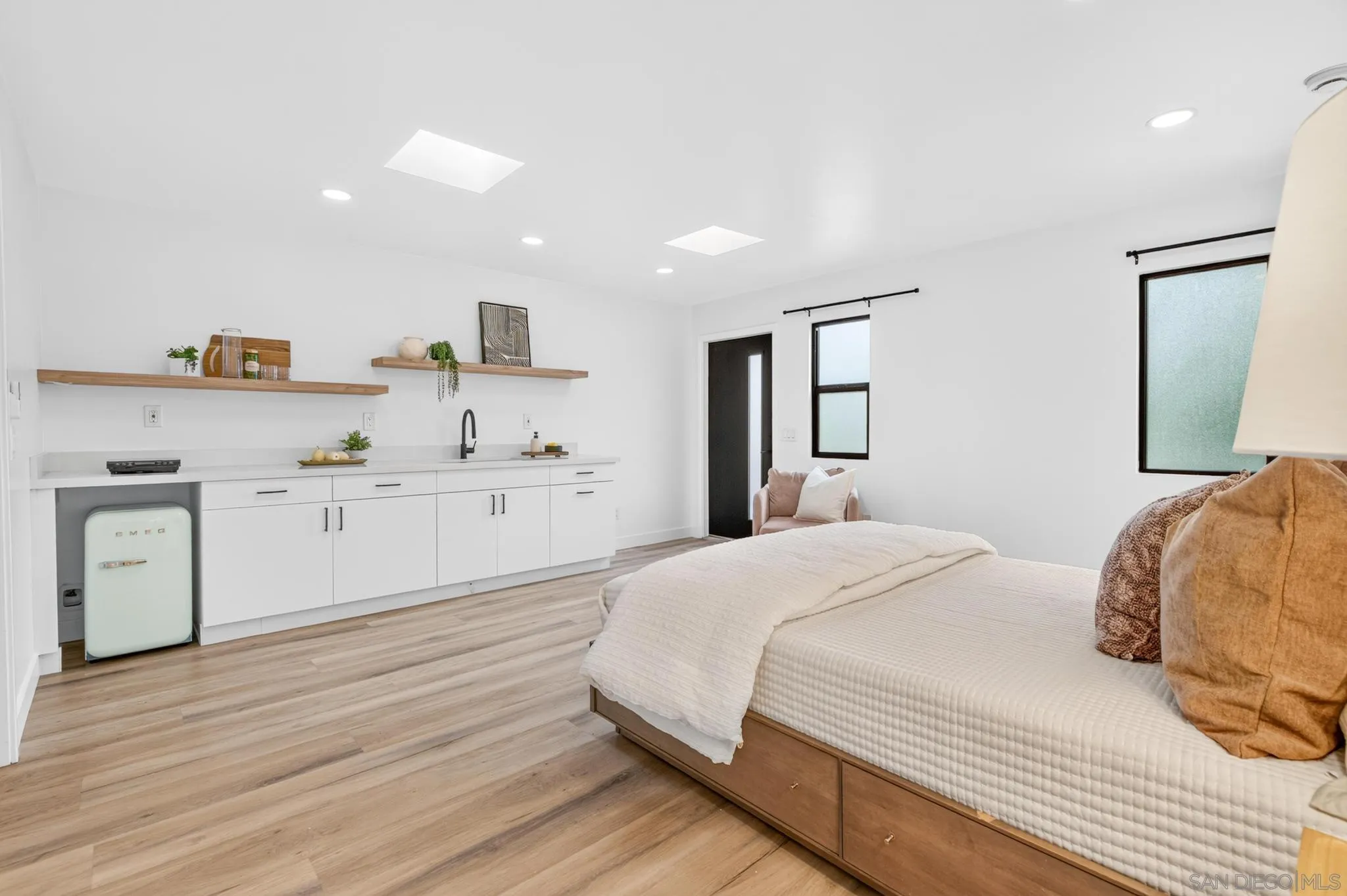 https://cdn.realtyfeed.com/cdn/127/260015981/461b02561a2d70cddd4f8b6cc7d2ba64.webp