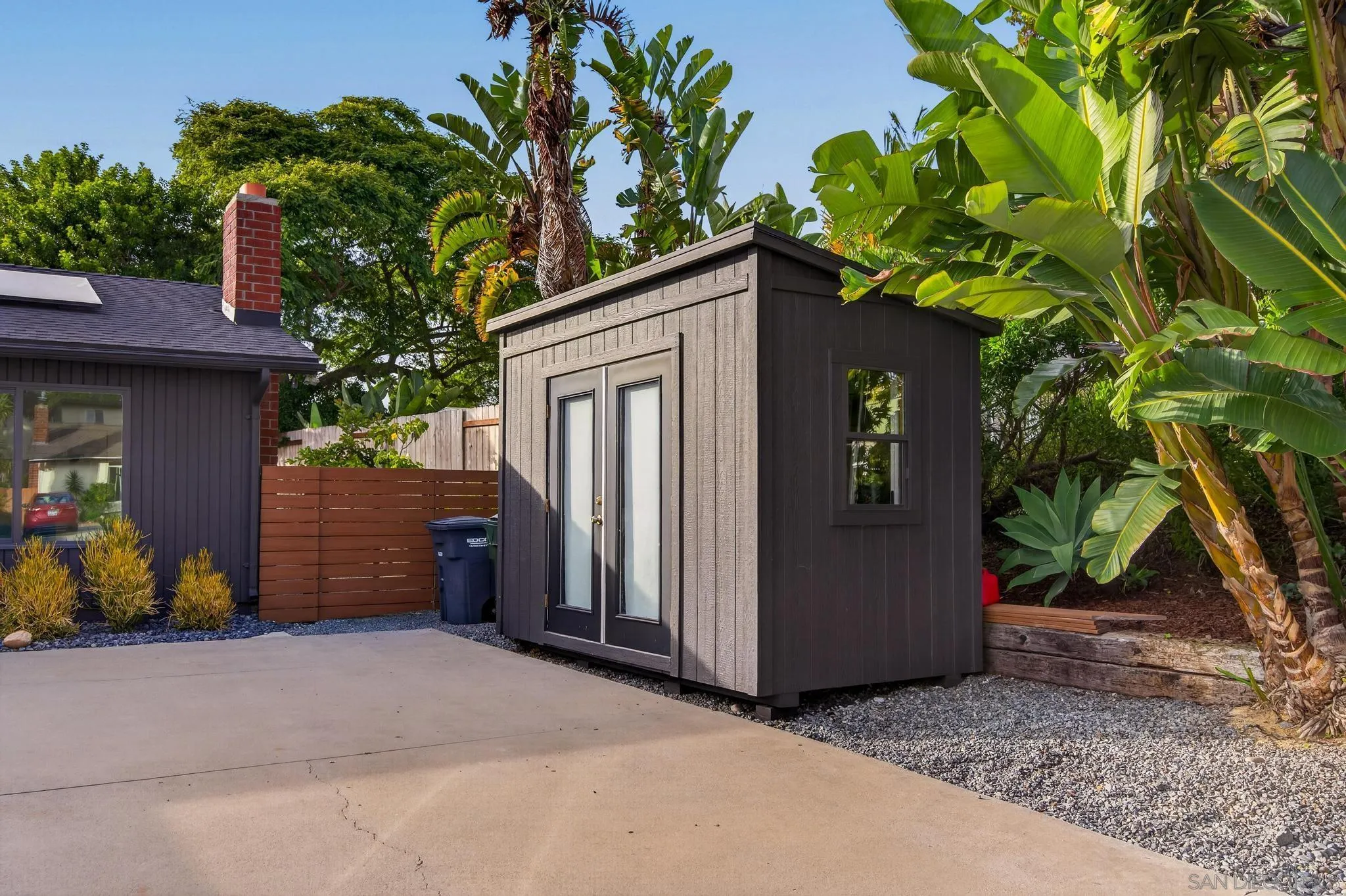 https://cdn.realtyfeed.com/cdn/127/260015981/5942f7c32f8c6e05285a4f83efb3d45a.webp
