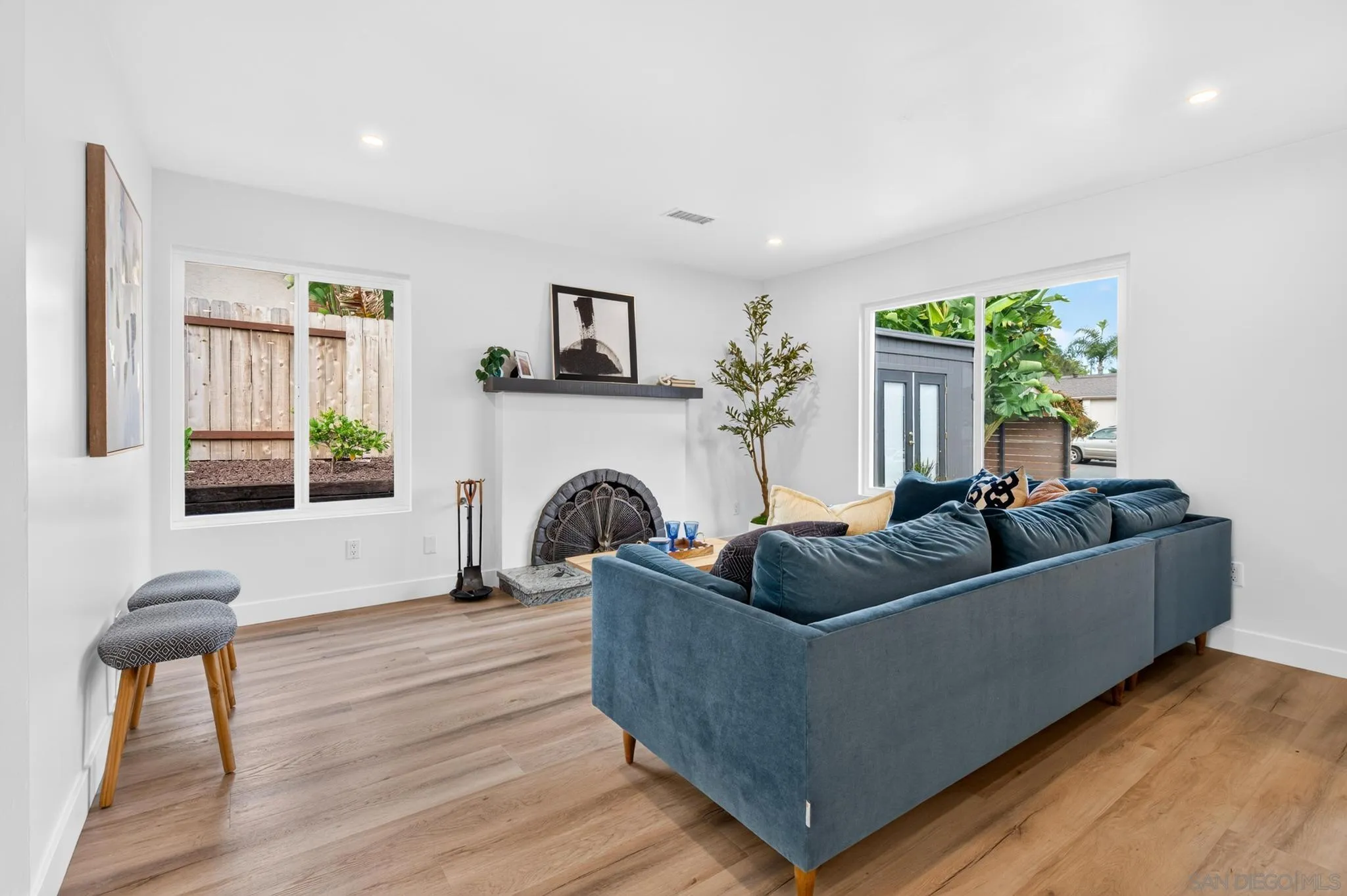 https://cdn.realtyfeed.com/cdn/127/260015981/64883173166b1cb3dc43760d0db6a43c.webp