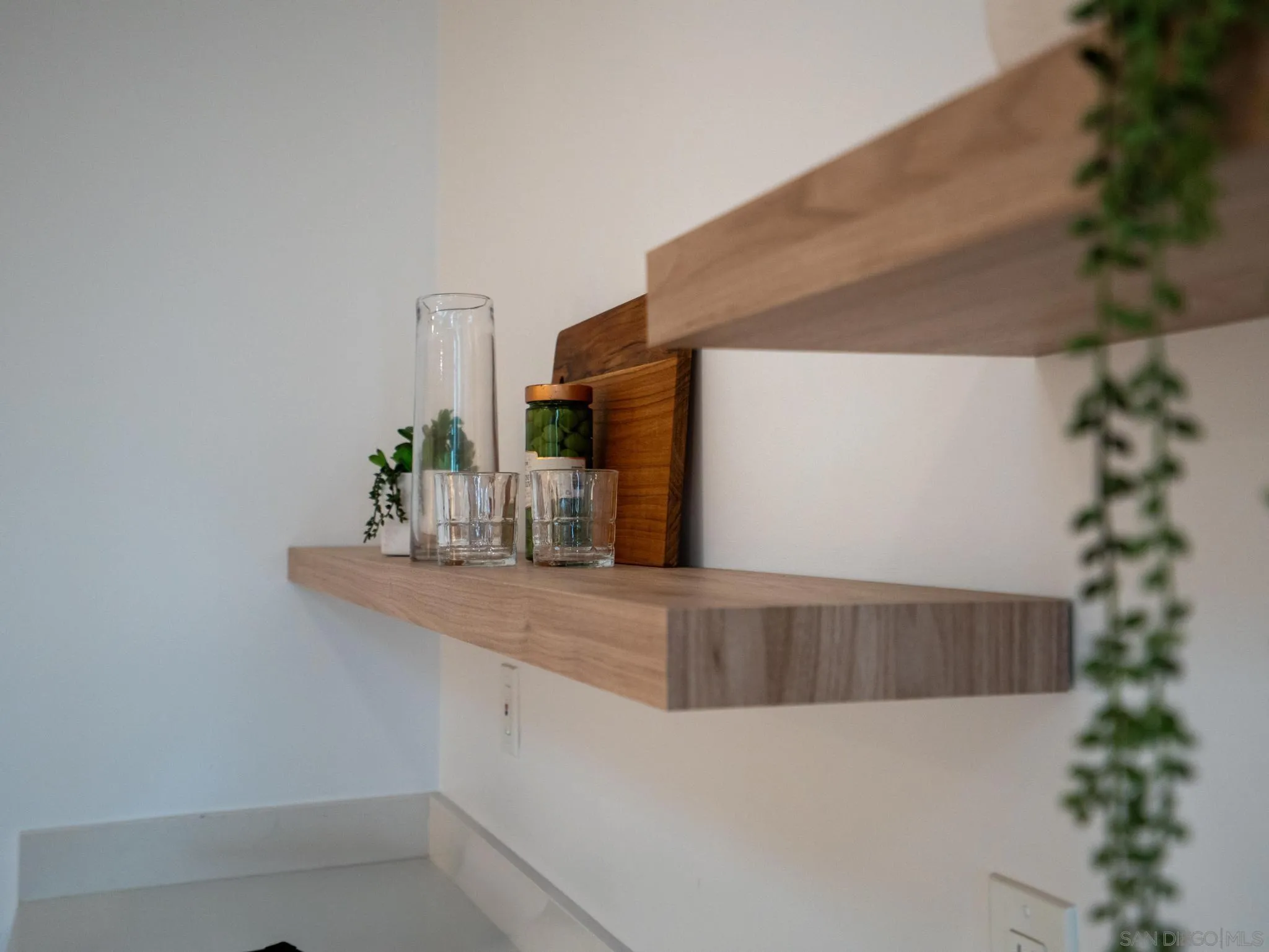 https://cdn.realtyfeed.com/cdn/127/260015981/706088baccfe2ceca0ec493b3e52dbb4.webp