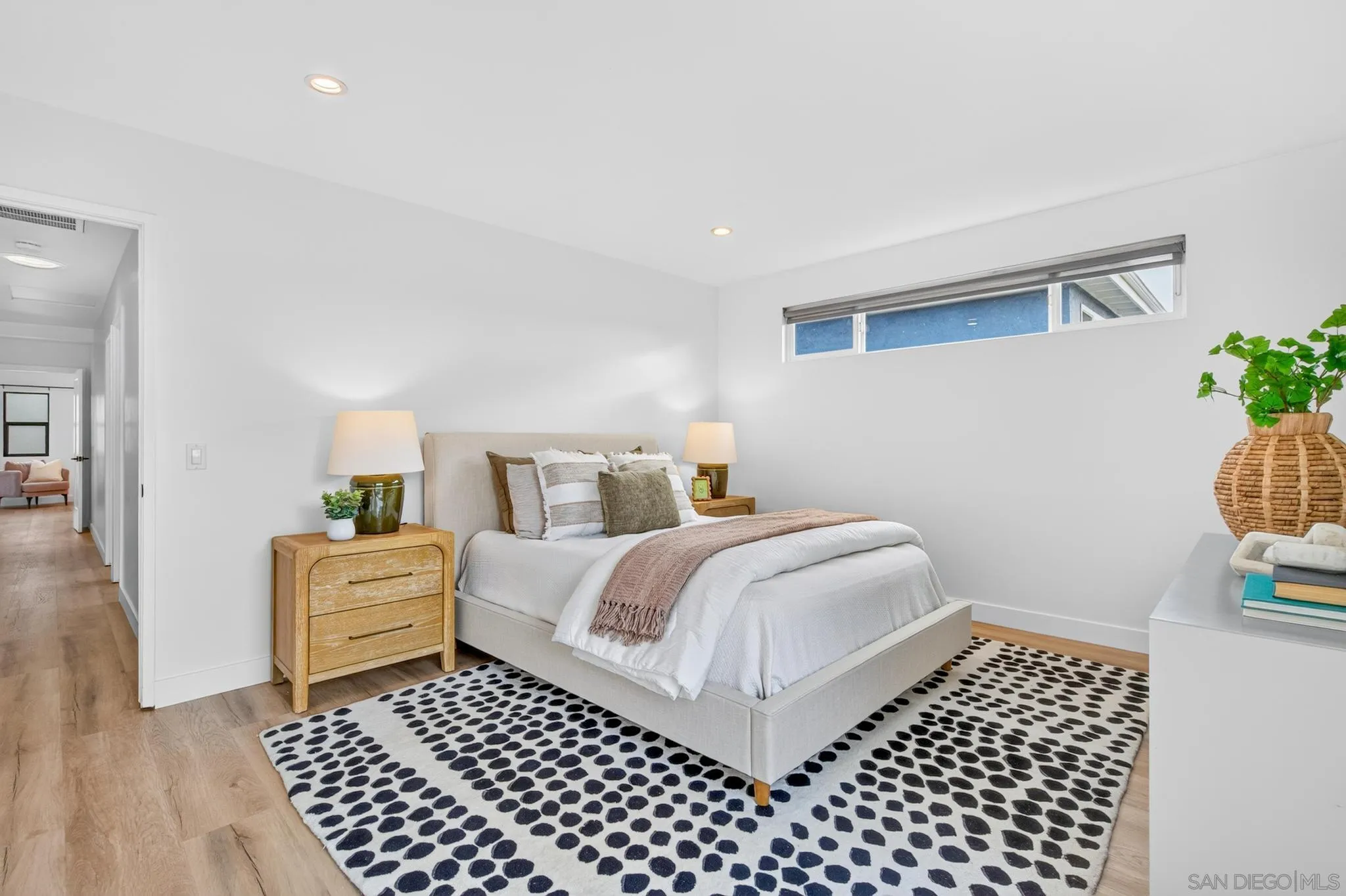 https://cdn.realtyfeed.com/cdn/127/260015981/88c087183d2cc7af3da325462c78d7db.webp